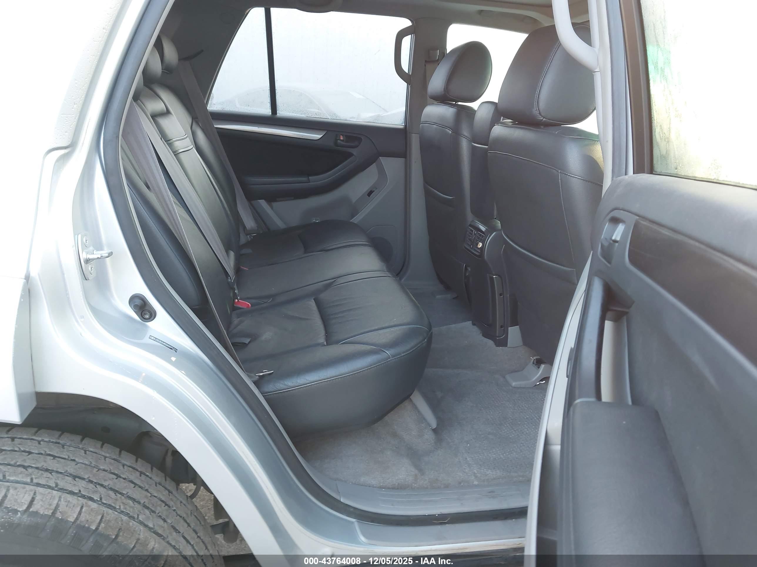 TOYOTA 4RUNNER image 8
