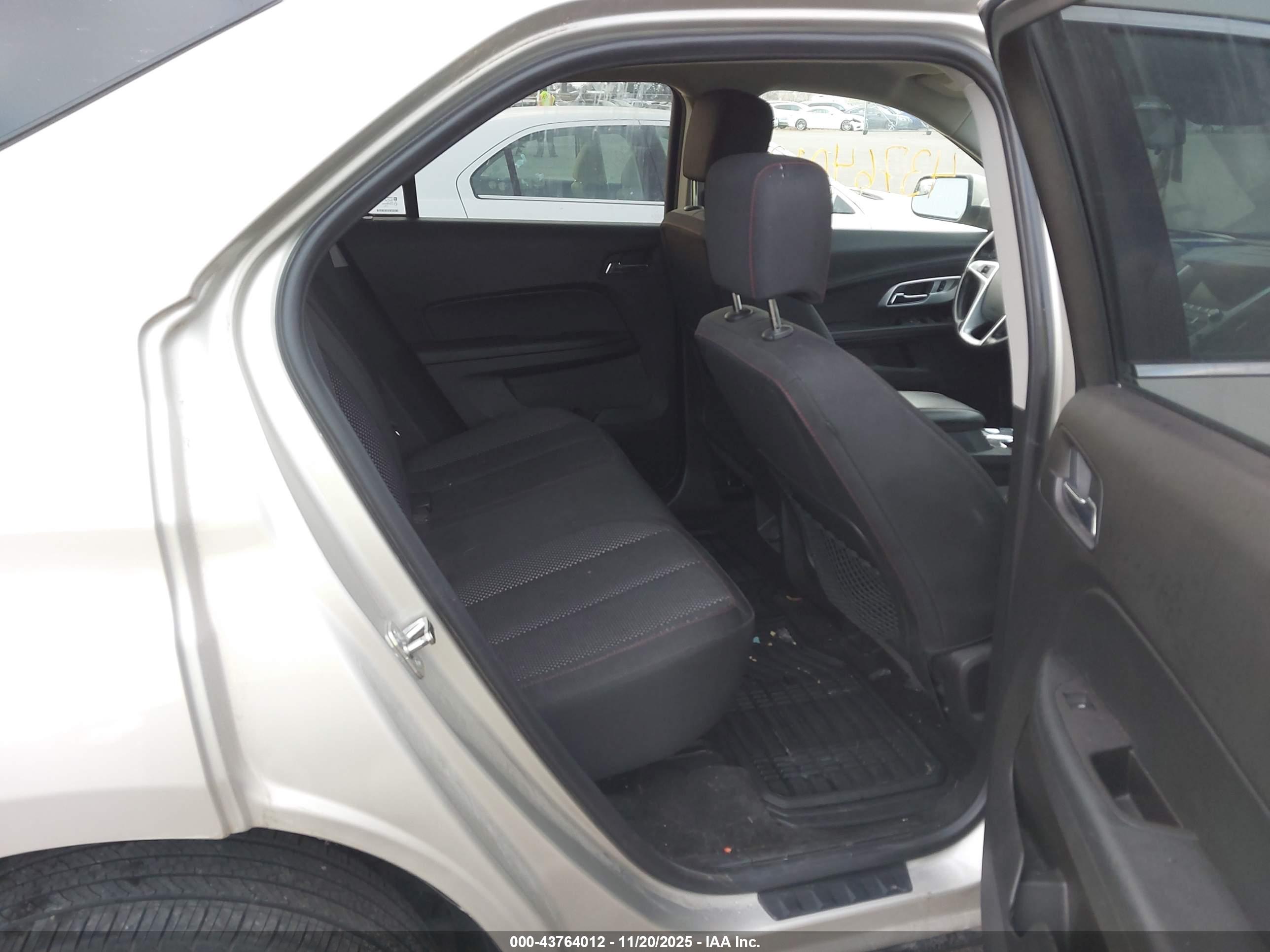 CHEVROLET EQUINOX image 8