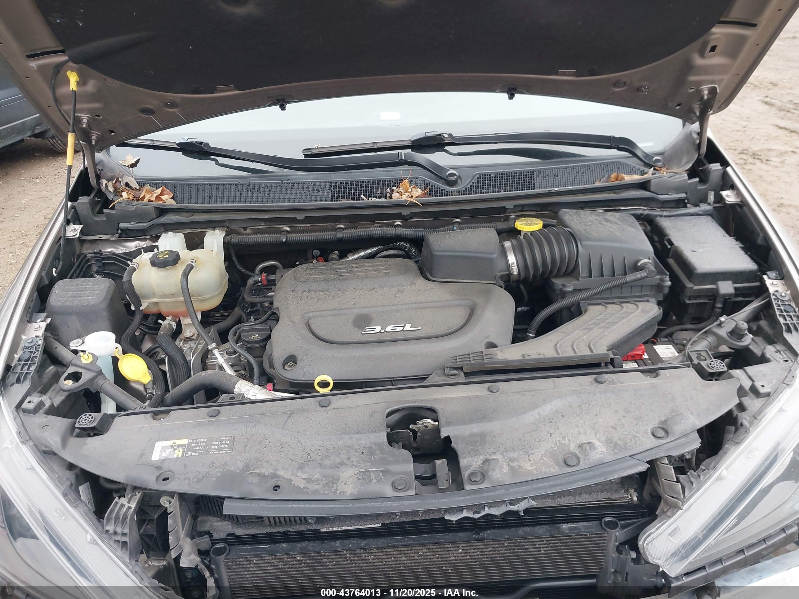CHRYSLER PACIFICA image 10