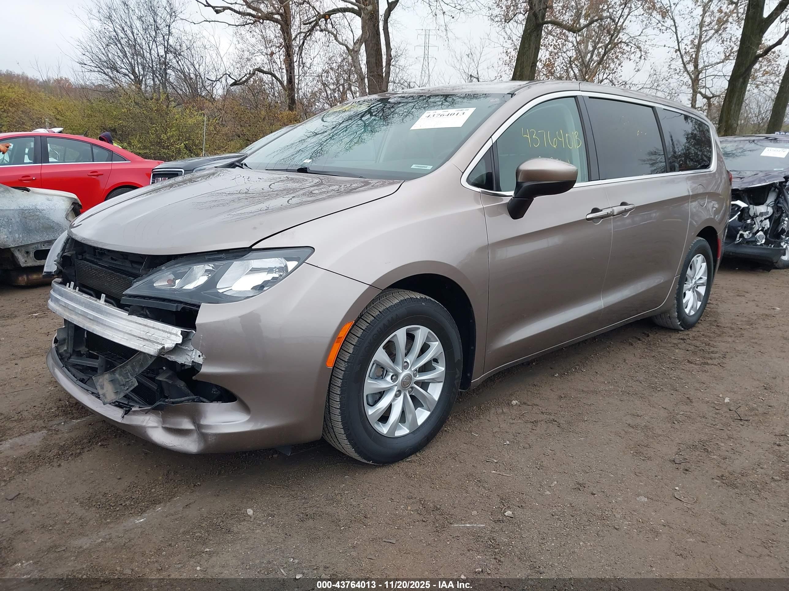 CHRYSLER PACIFICA image 2
