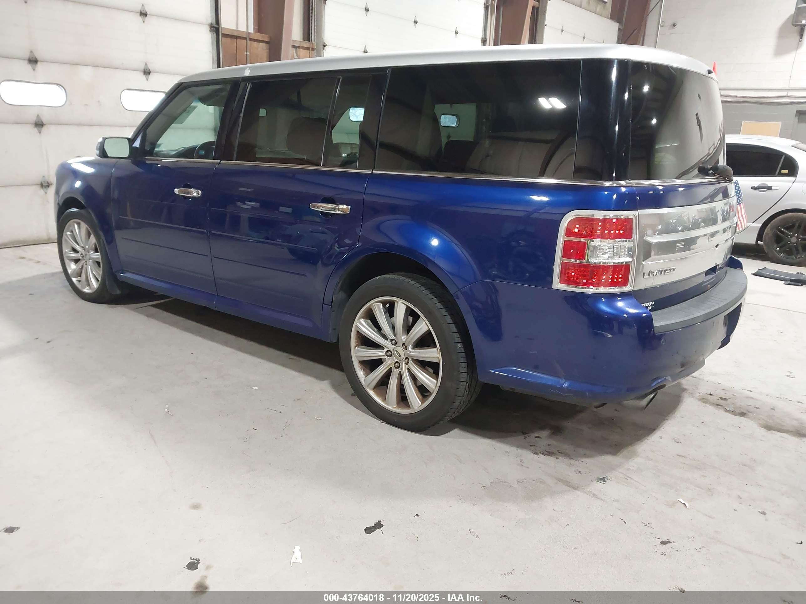 FORD FLEX image 3