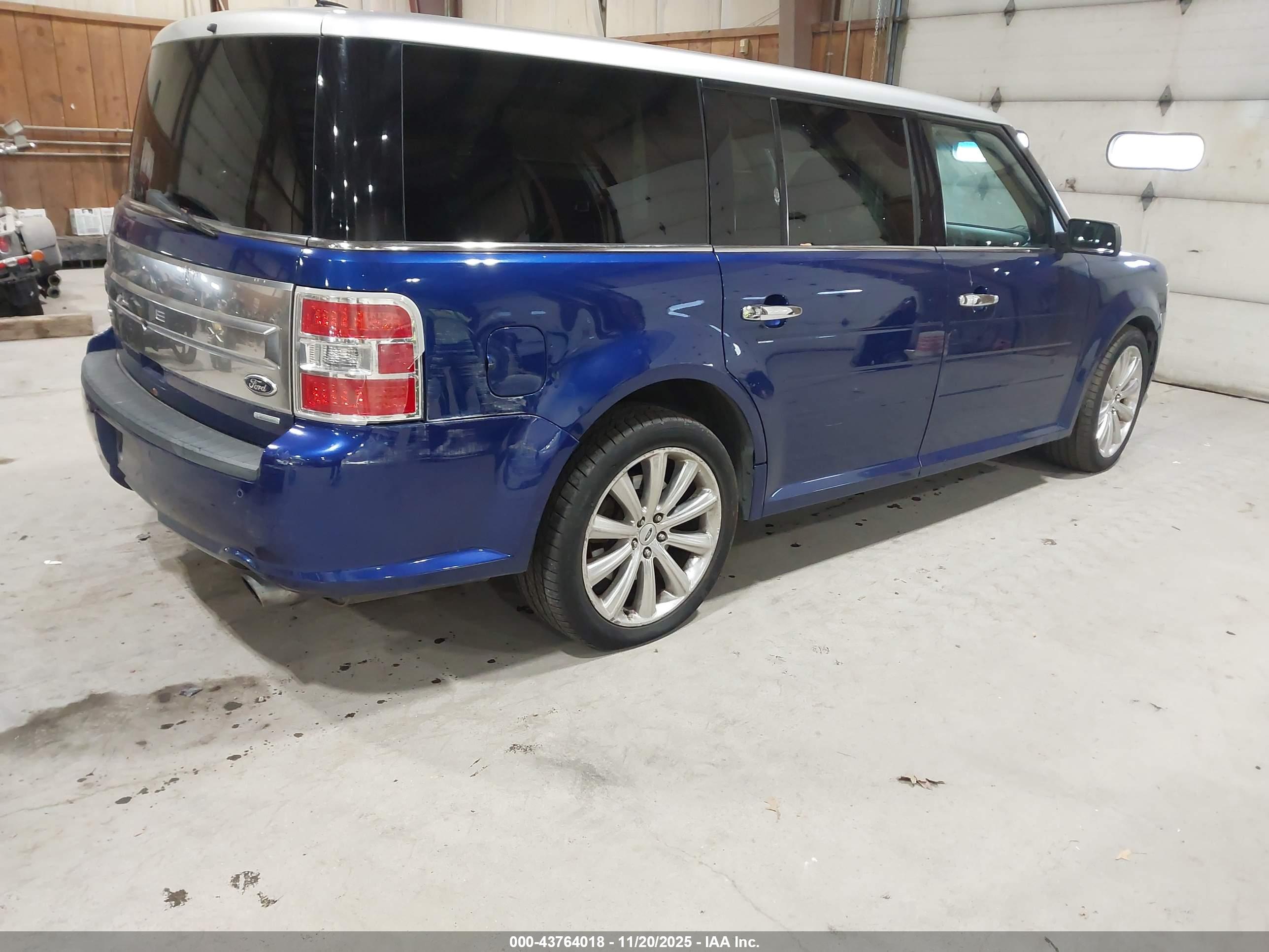 FORD FLEX image 4