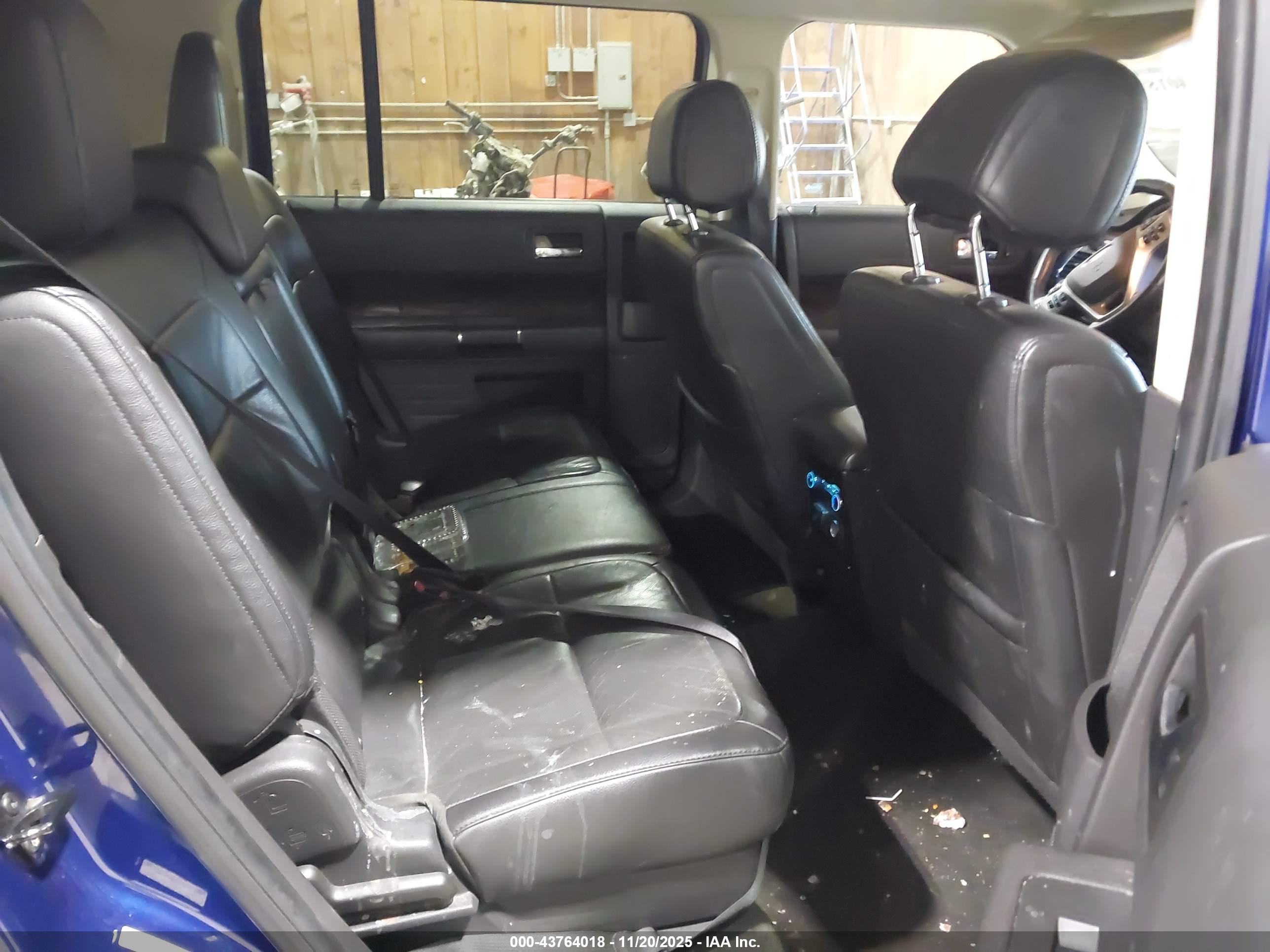 FORD FLEX image 8