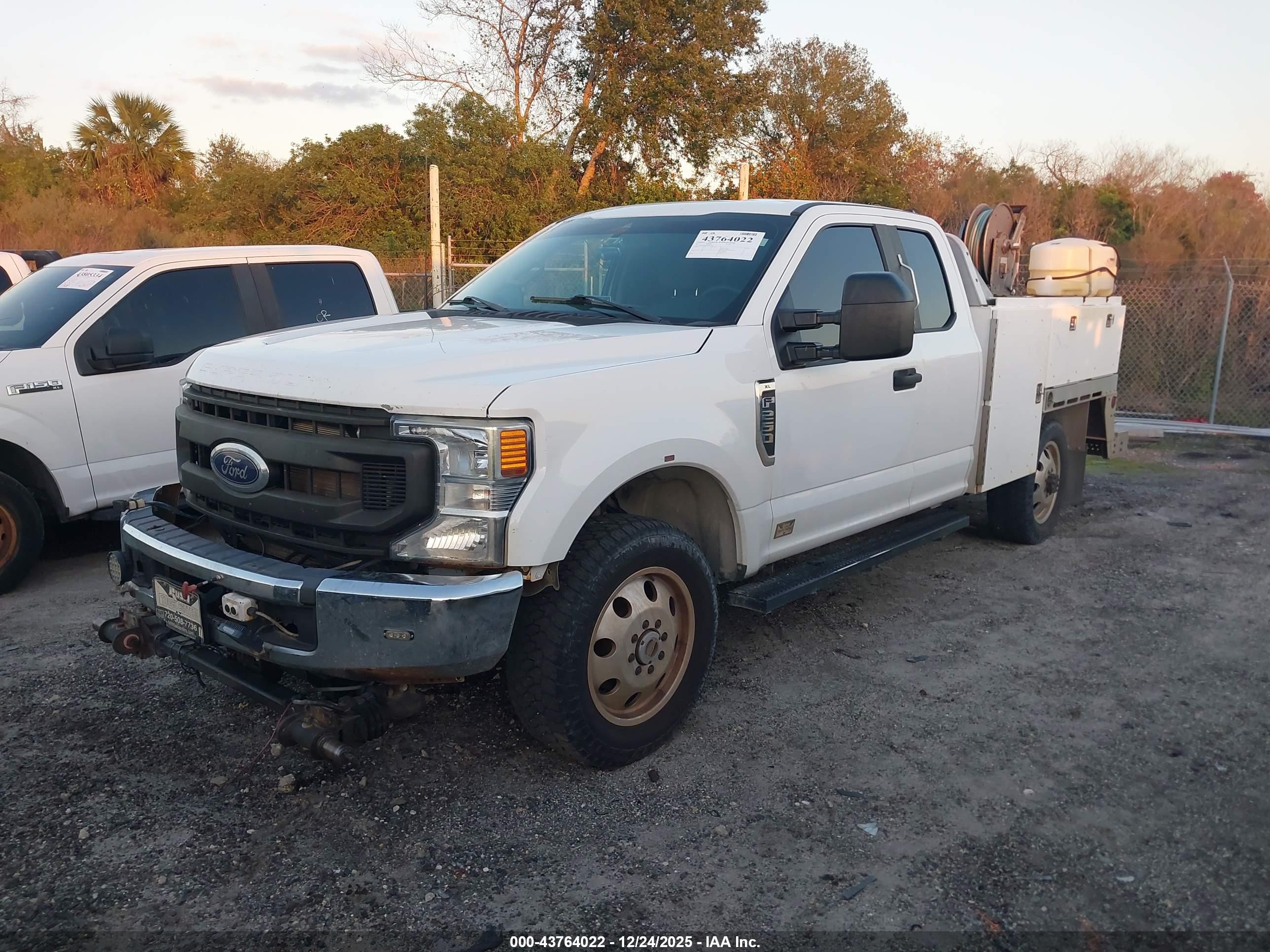 FORD F-250 image 2