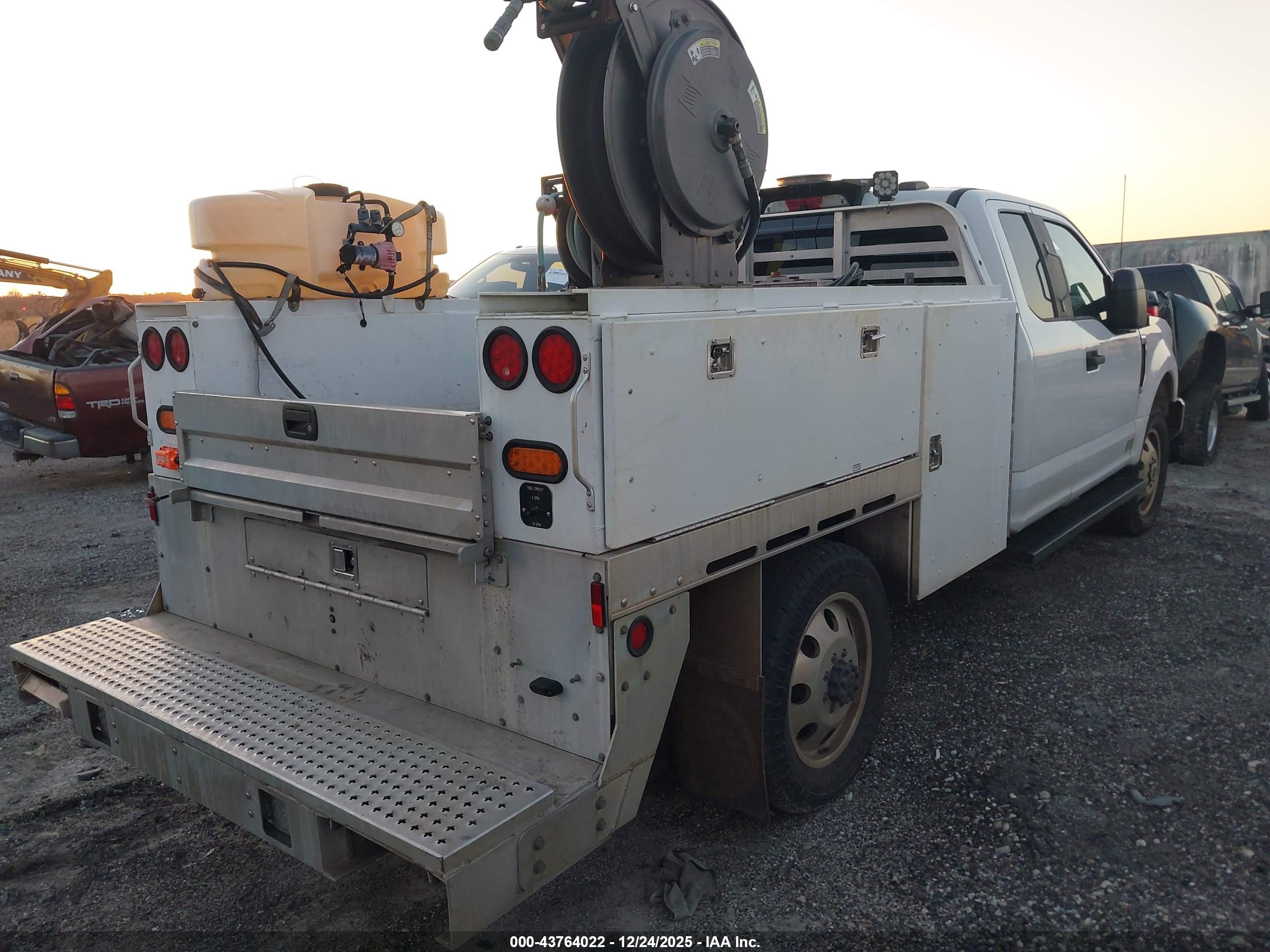 FORD F-250 image 4