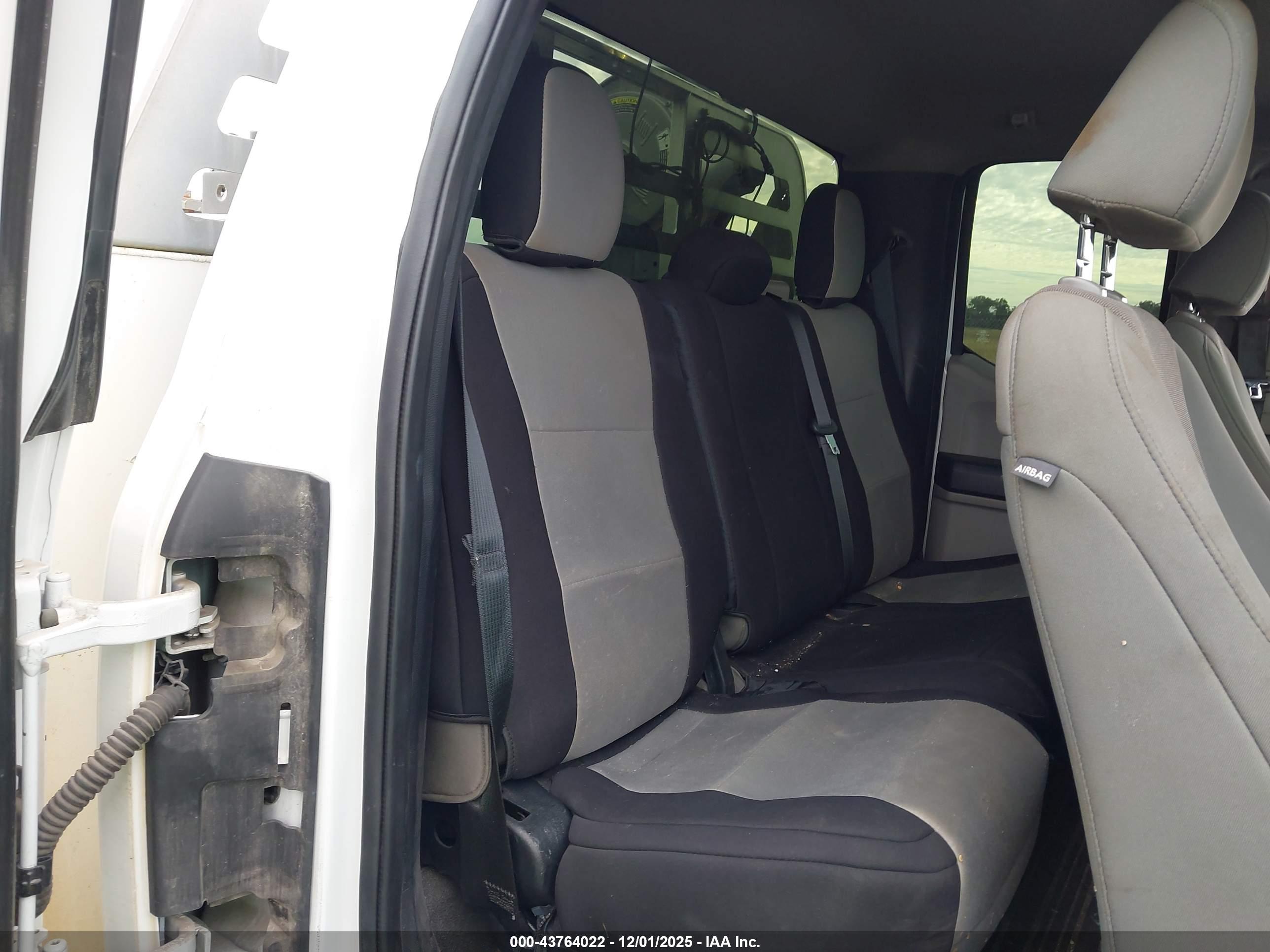 FORD F-250 image 8