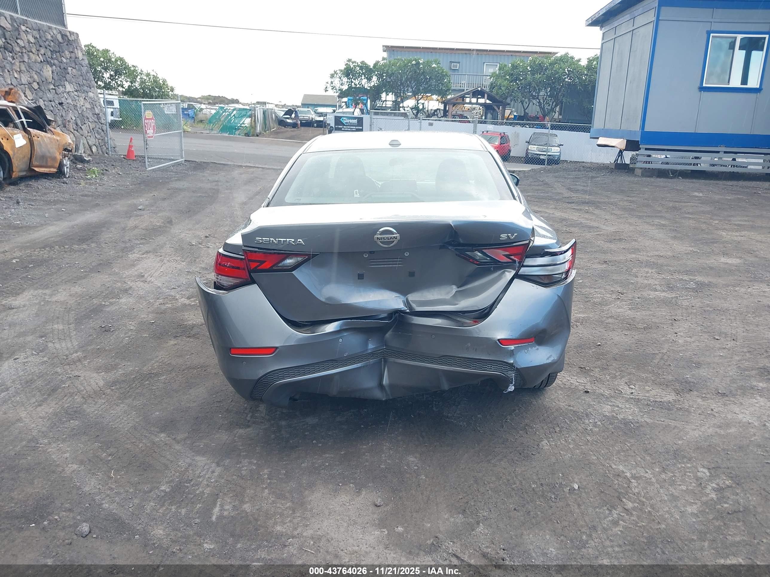 NISSAN SENTRA image 6
