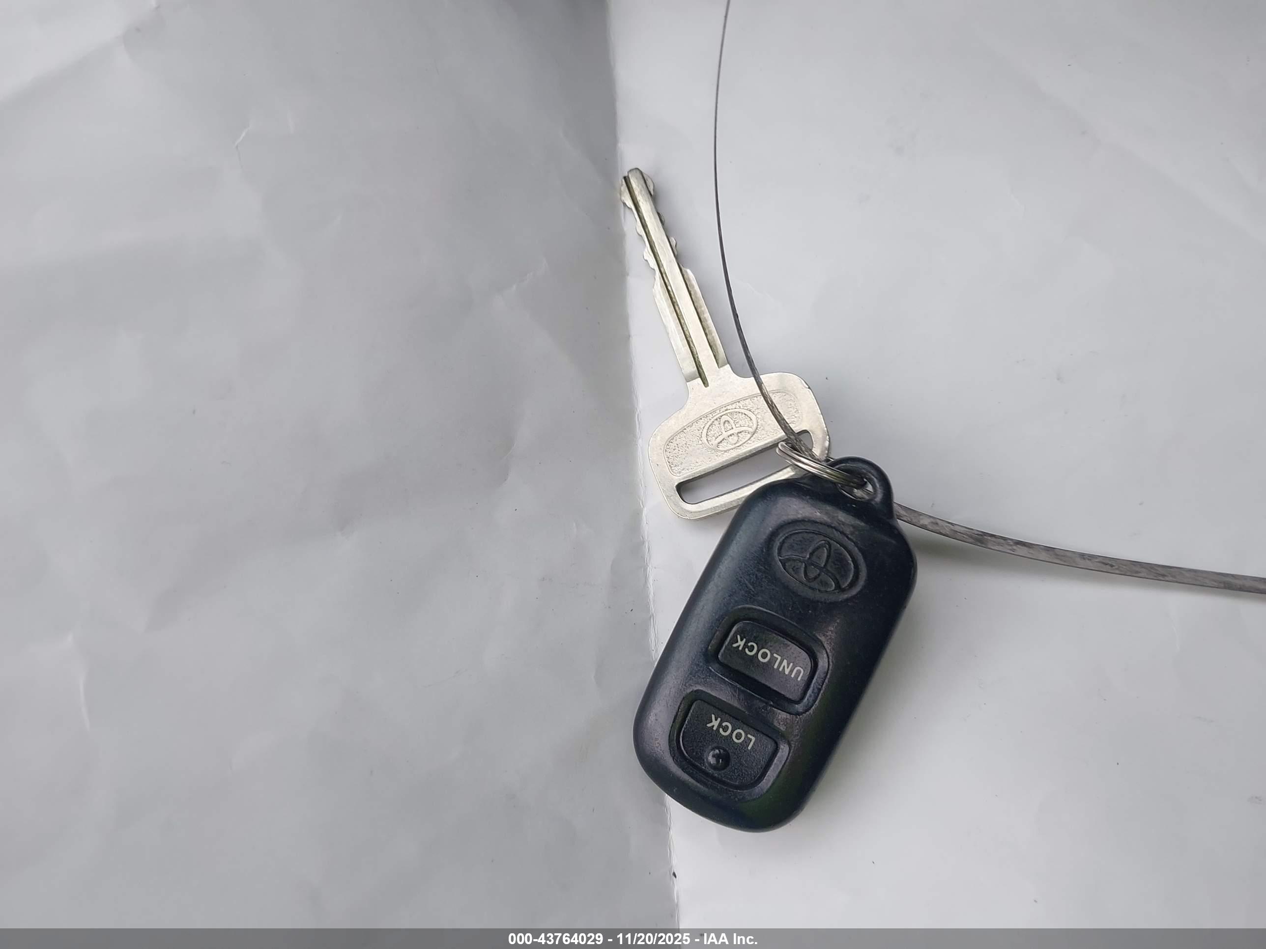 TOYOTA COROLLA image 11
