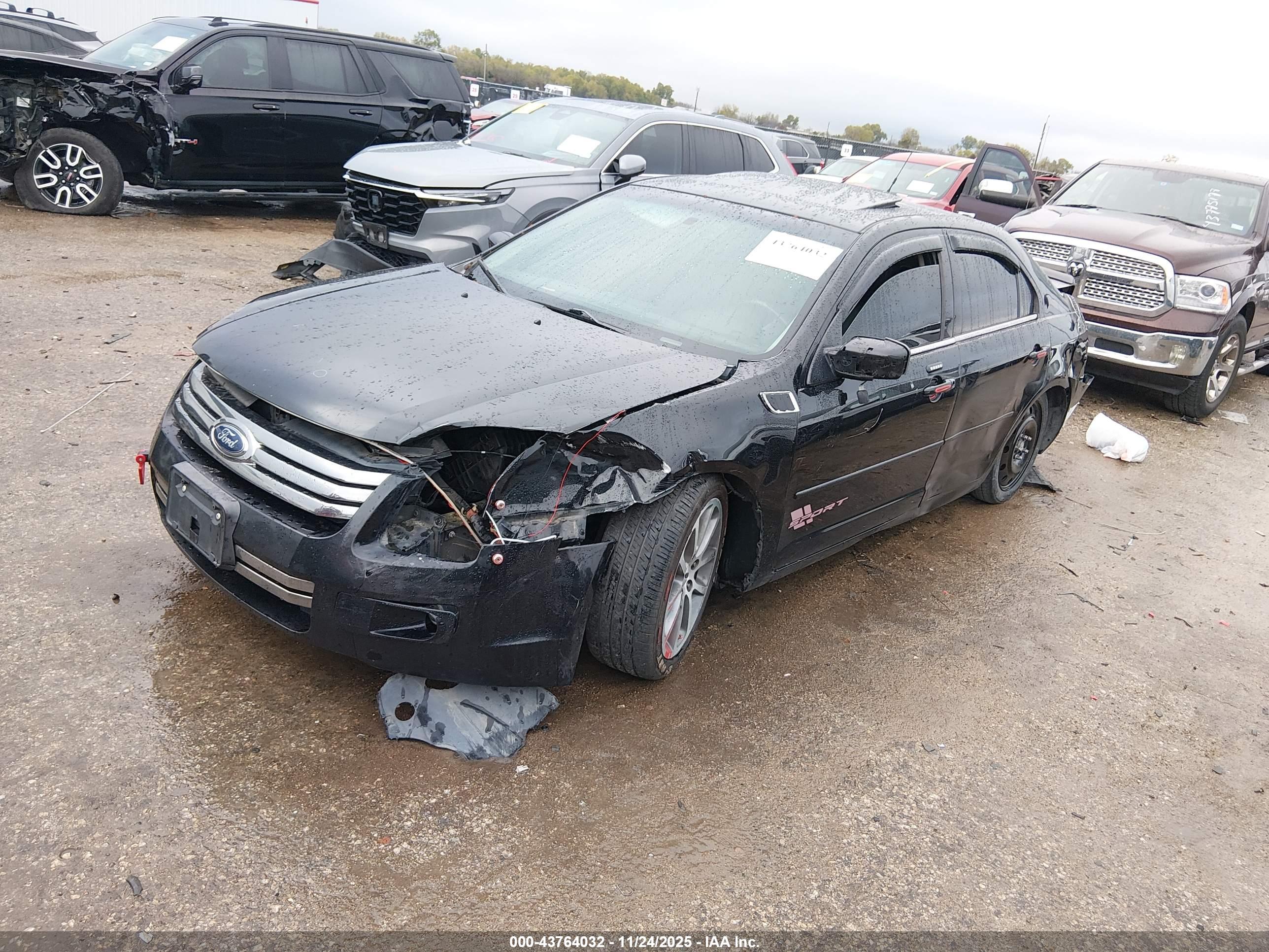 FORD FUSION image 2