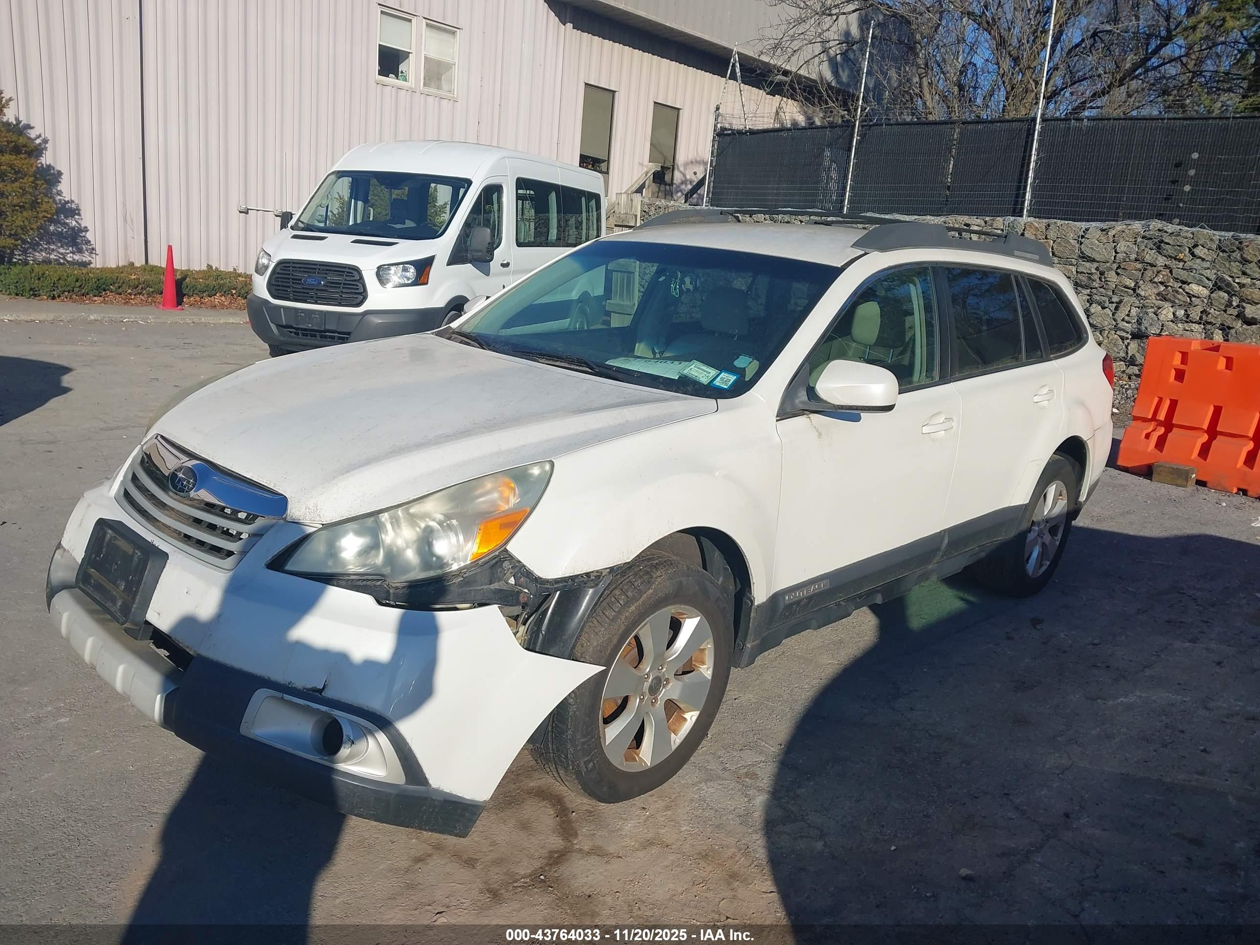SUBARU OUTBACK image 2