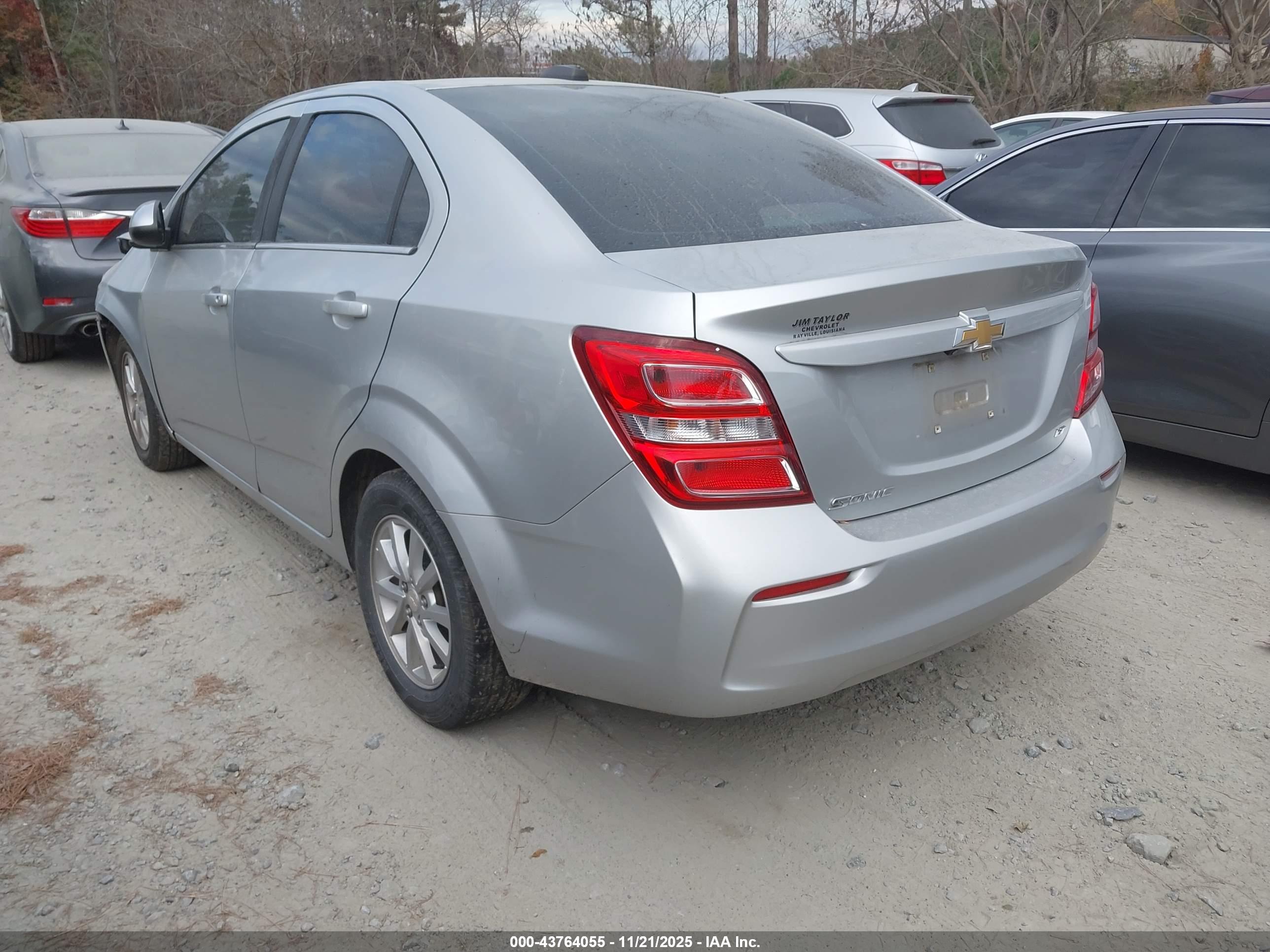 CHEVROLET SONIC image 3