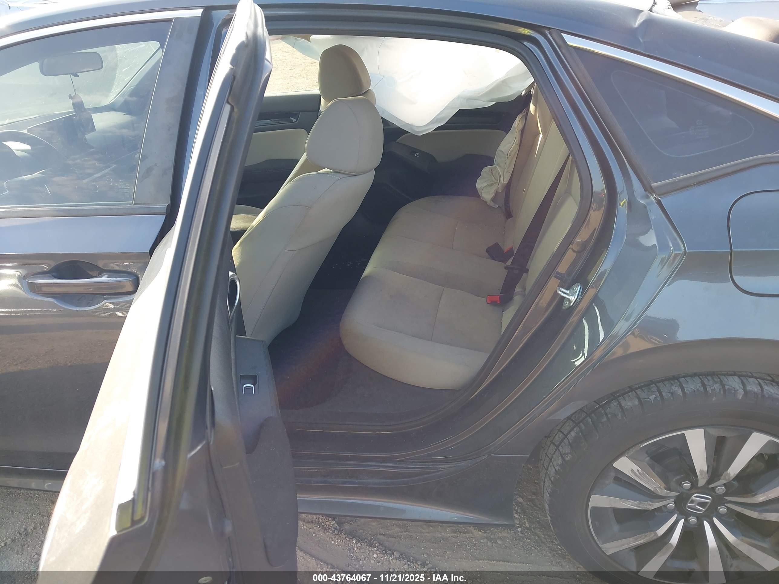 HONDA CIVIC image 8