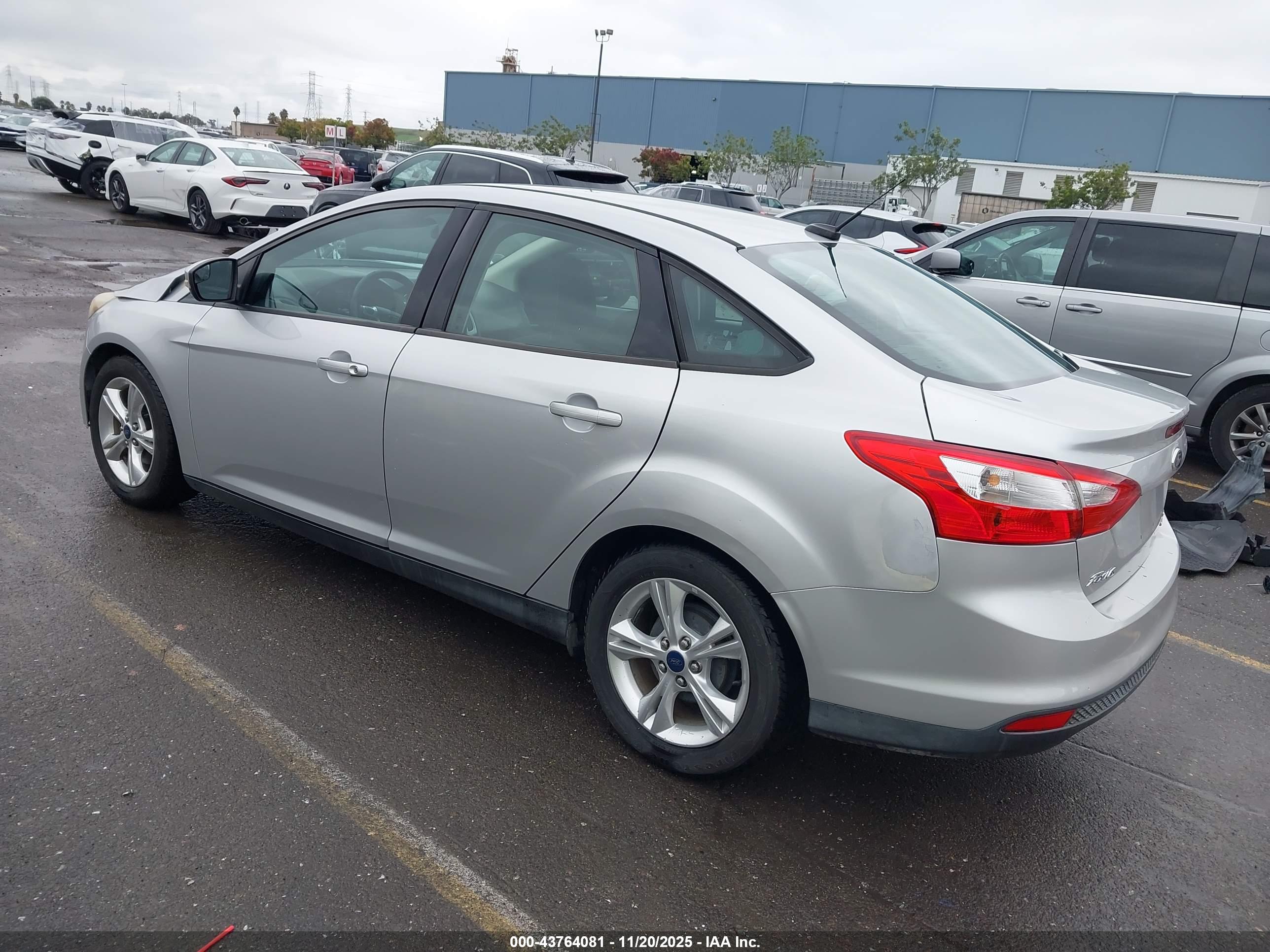 FORD FOCUS image 3