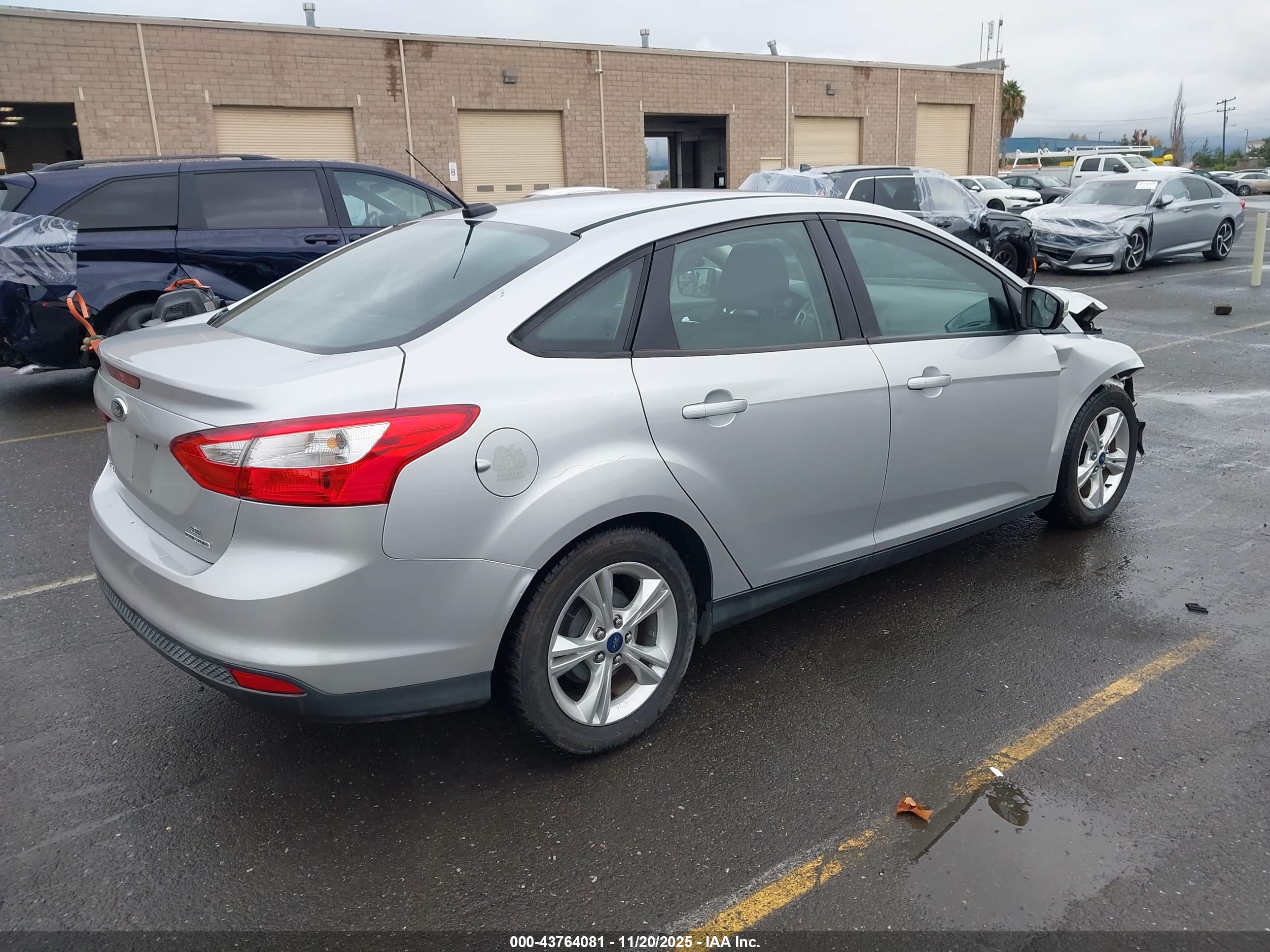FORD FOCUS image 4