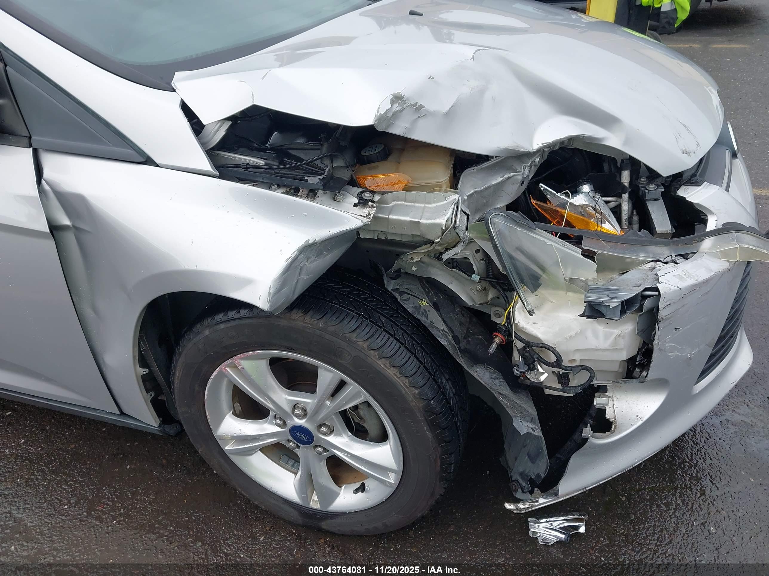 FORD FOCUS image 6
