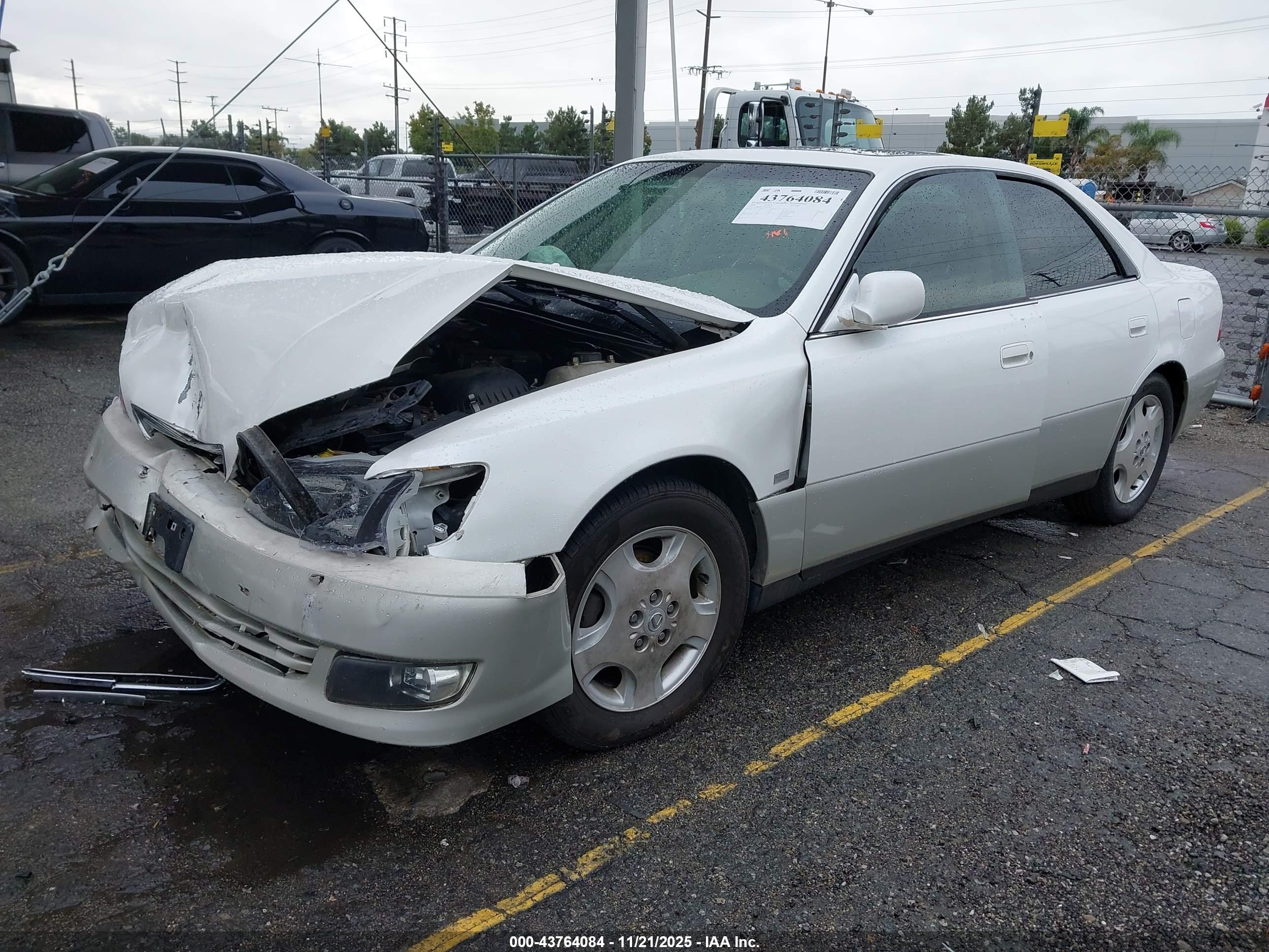 LEXUS ES image 2