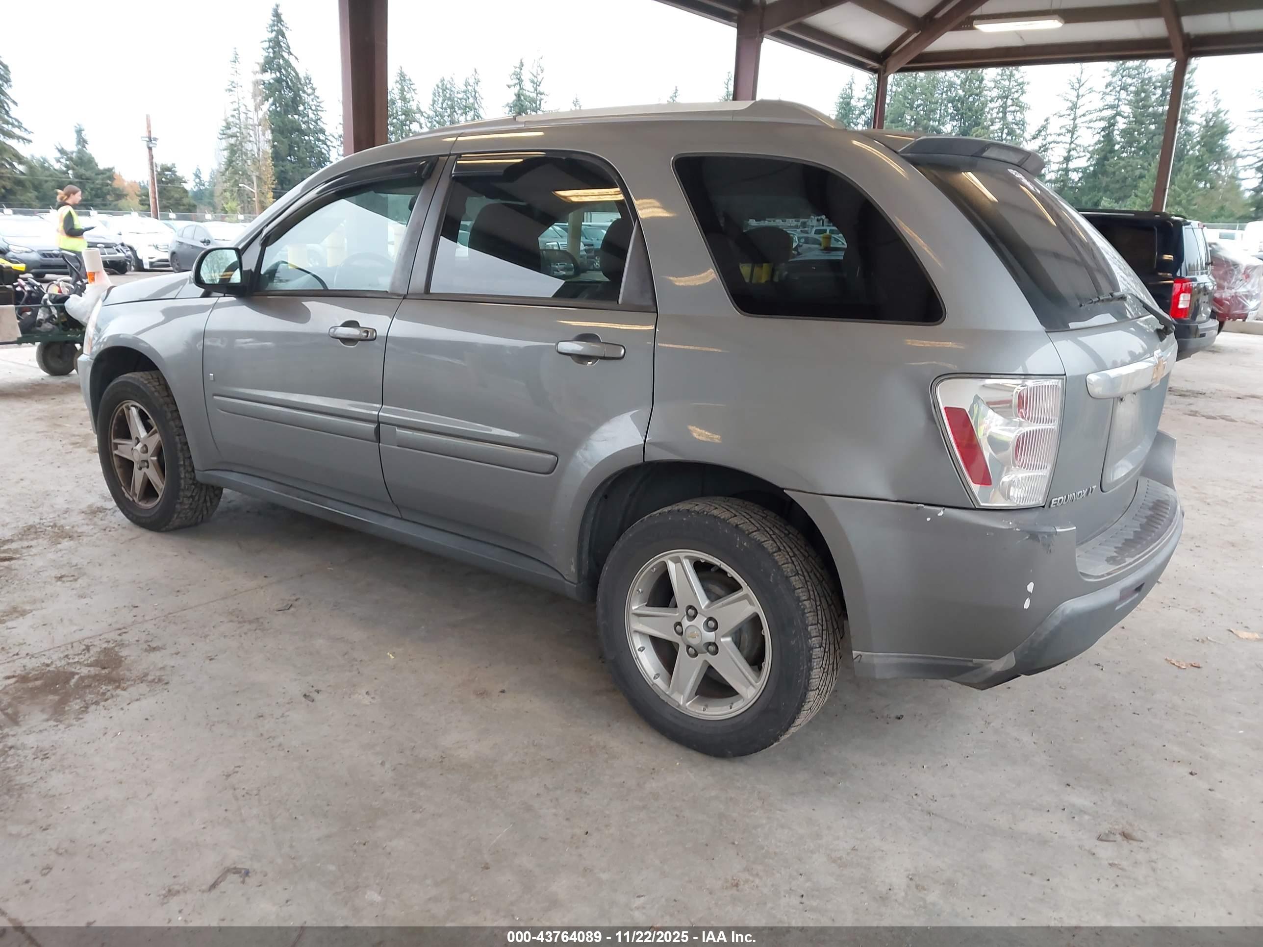CHEVROLET EQUINOX image 3