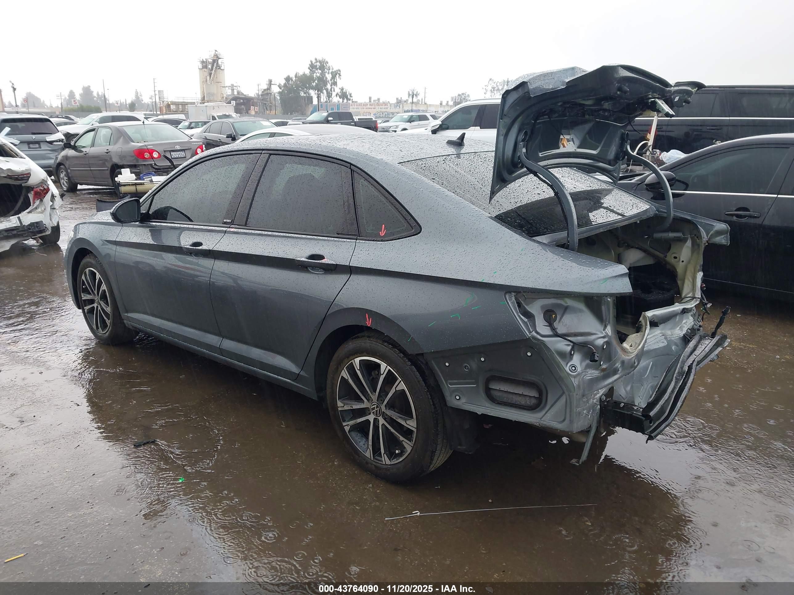 VOLKSWAGEN JETTA image 3