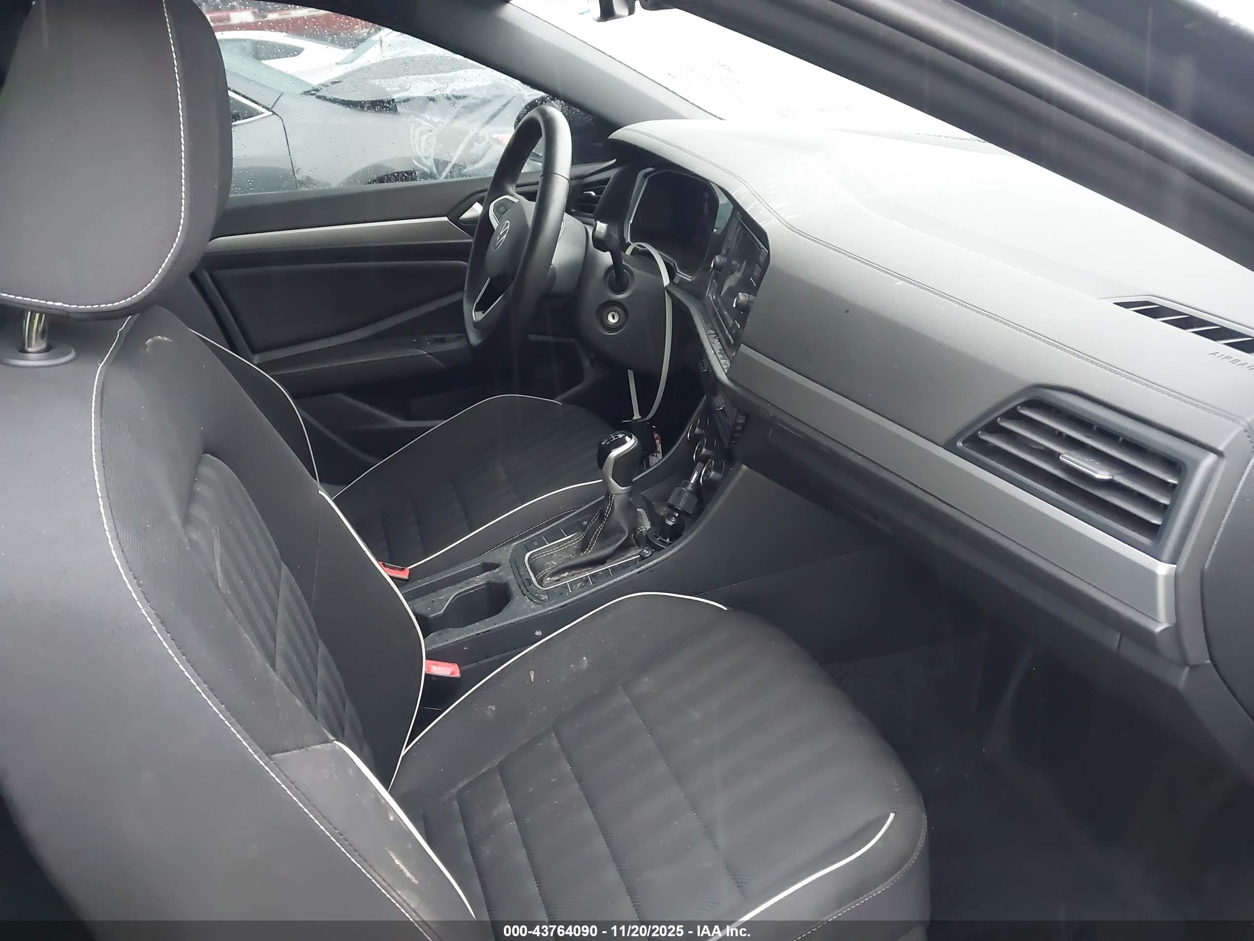 VOLKSWAGEN JETTA image 5