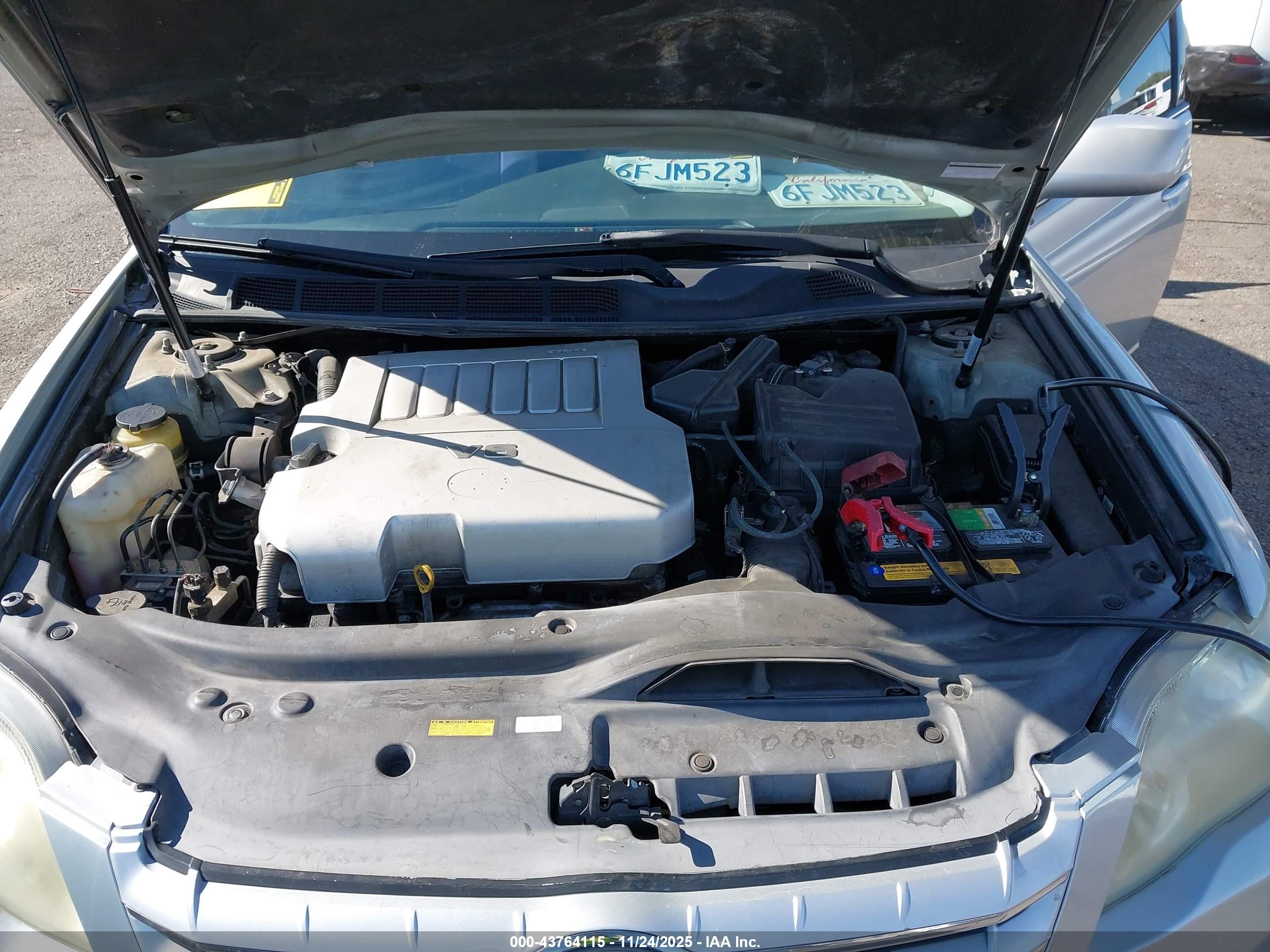 TOYOTA AVALON image 10