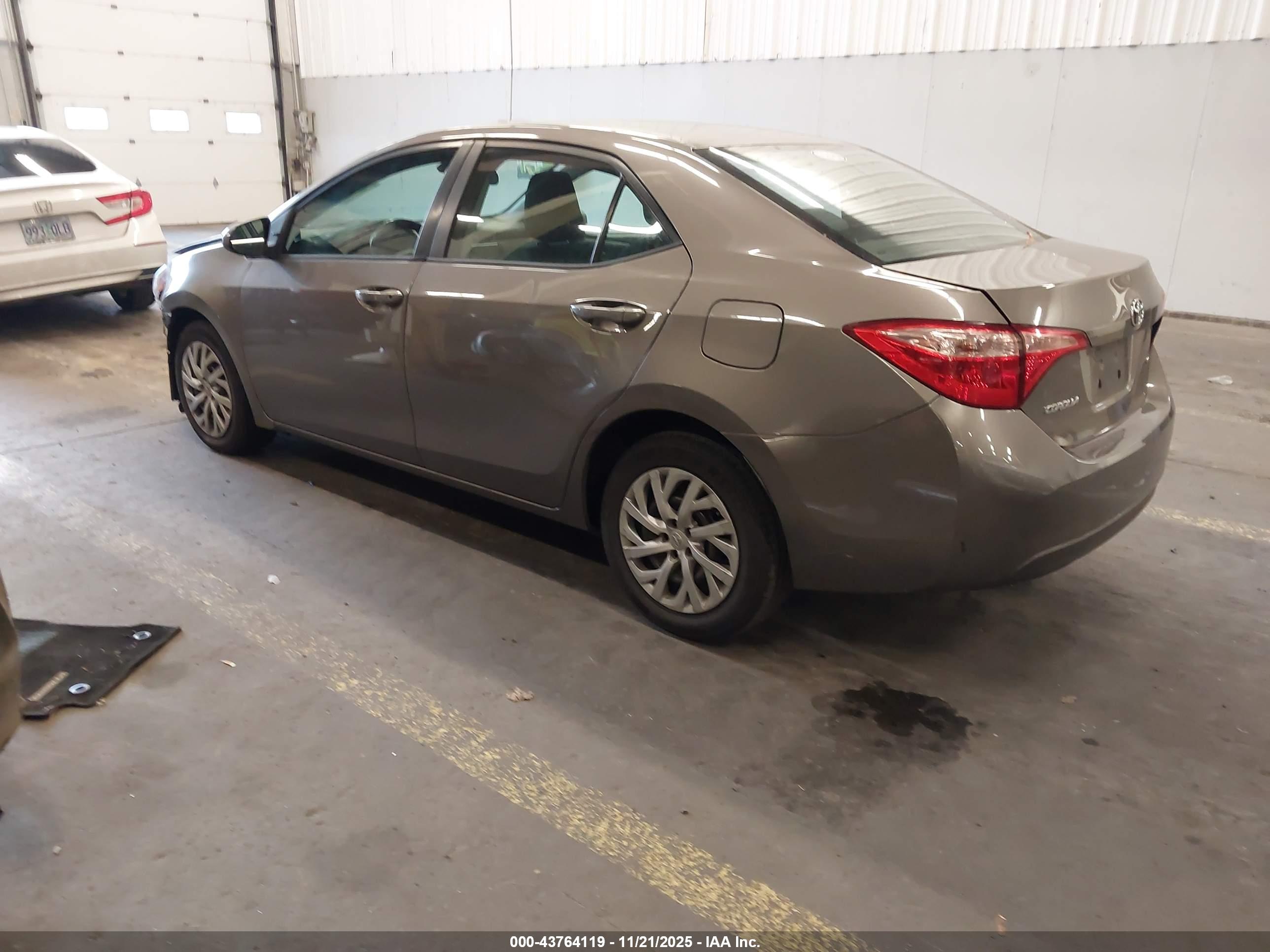 TOYOTA COROLLA image 3