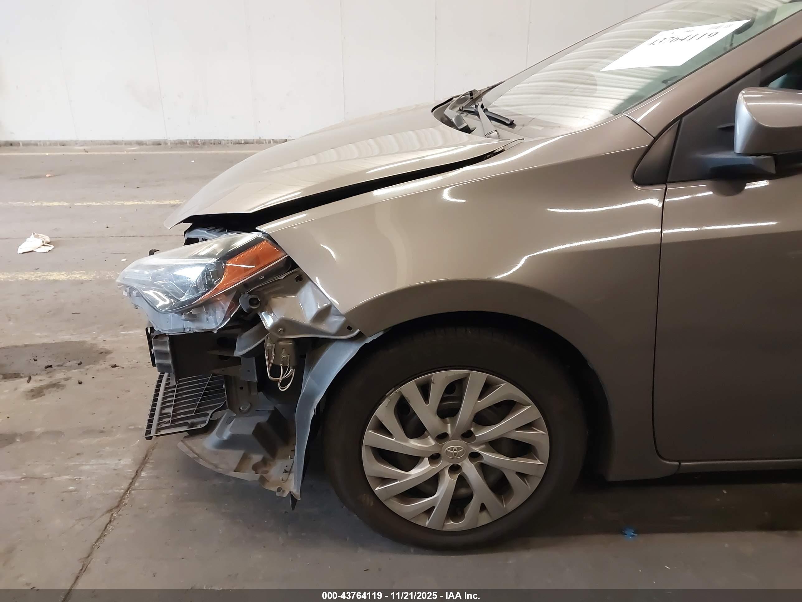 TOYOTA COROLLA image 6