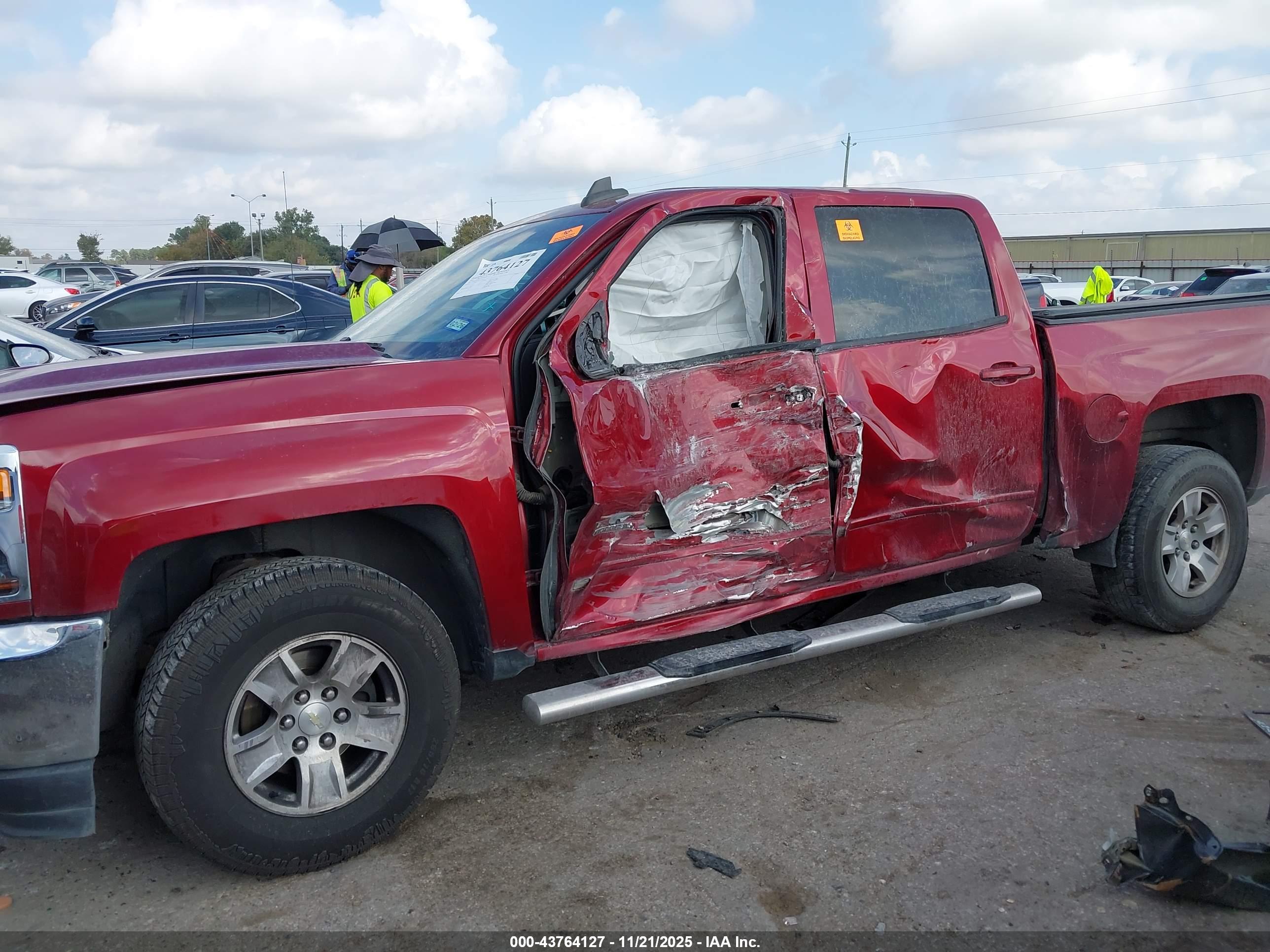CHEVROLET SILVERADO image 6