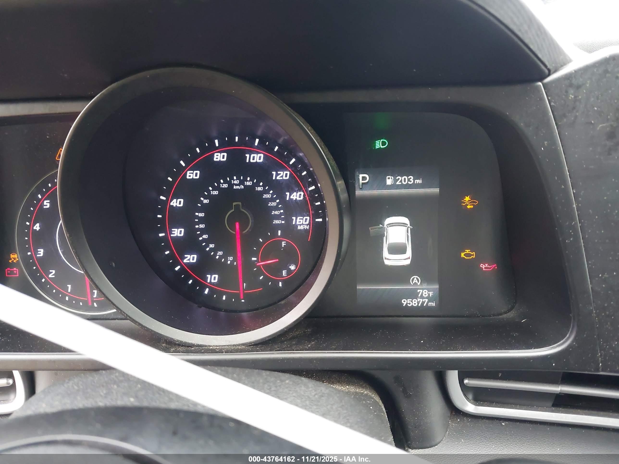HYUNDAI ELANTRA image 7