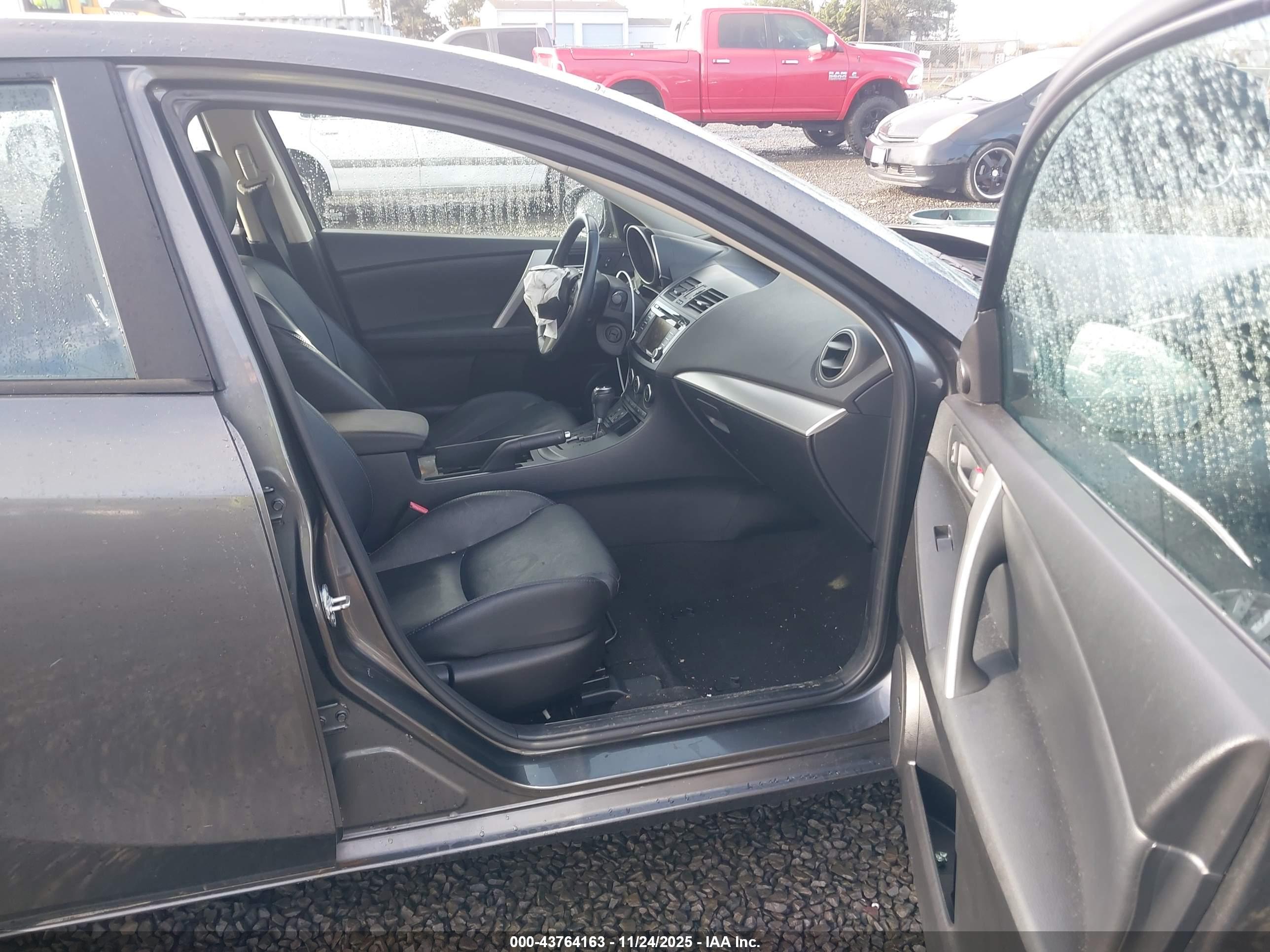 MAZDA MAZDA3 image 5