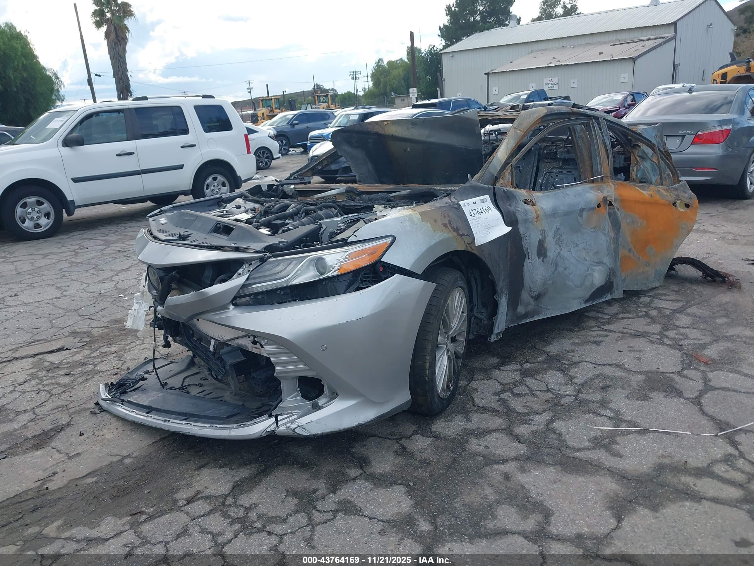 TOYOTA CAMRY image 2