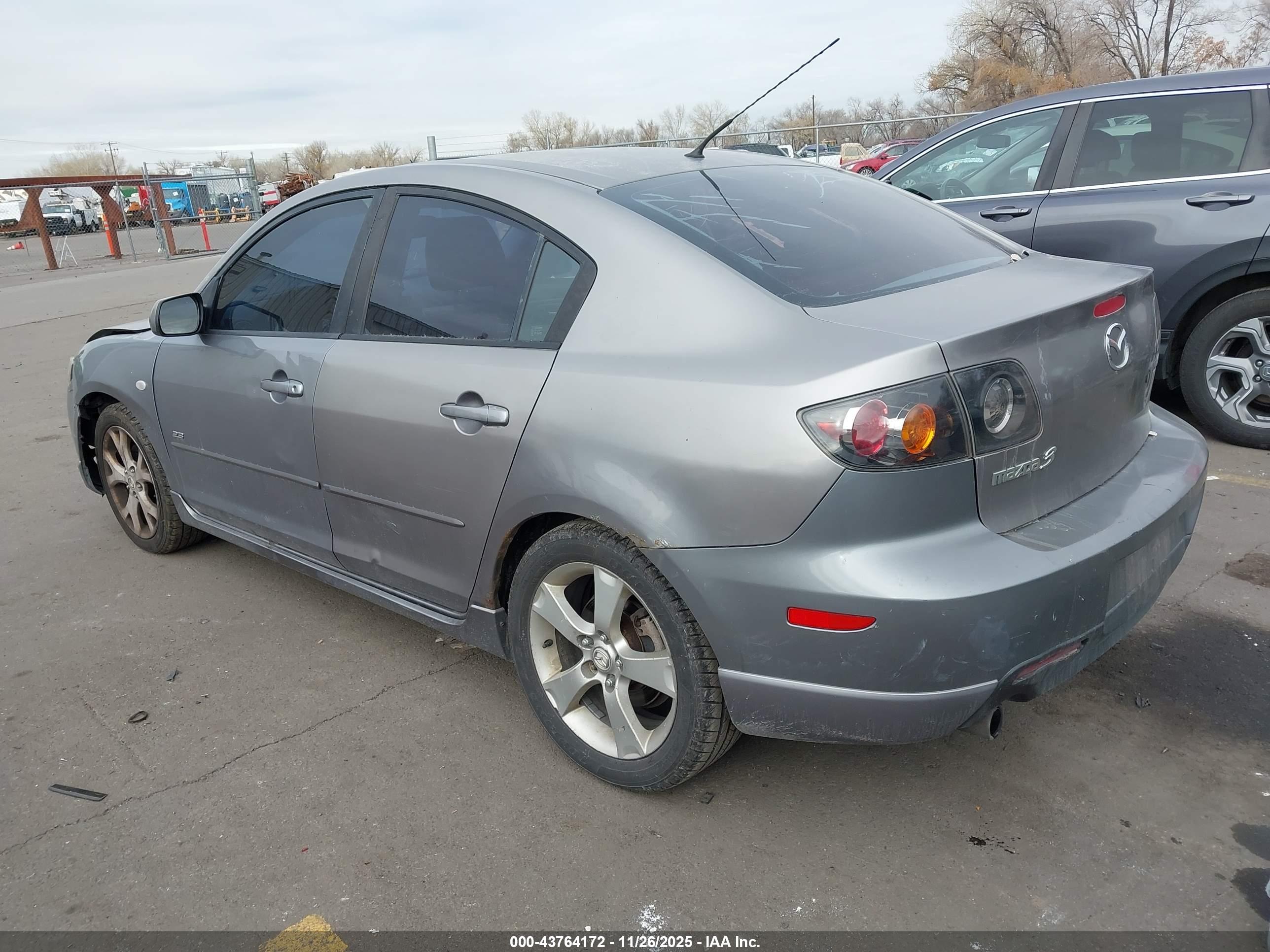 MAZDA MAZDA3 image 3