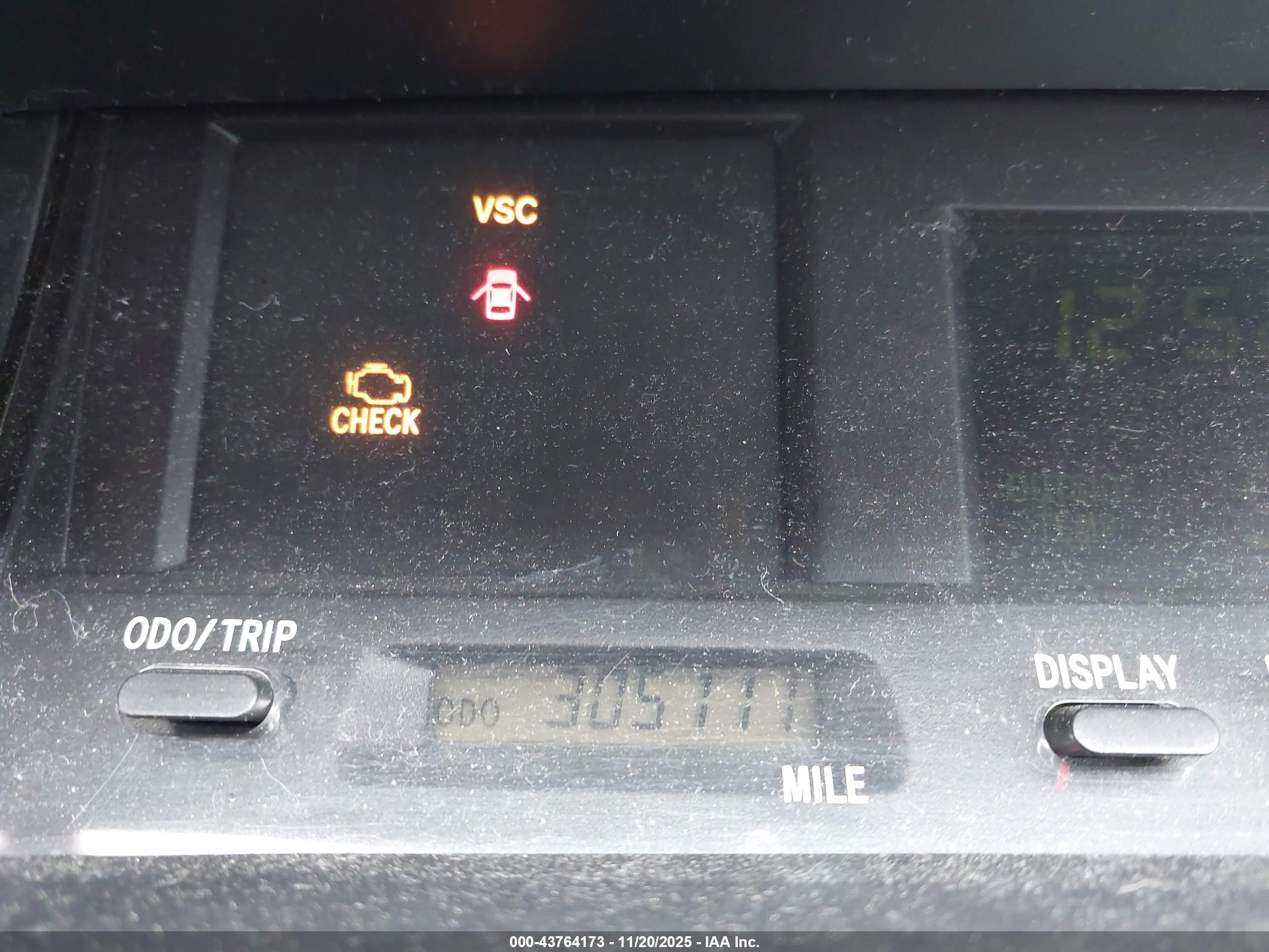 TOYOTA AVALON image 7