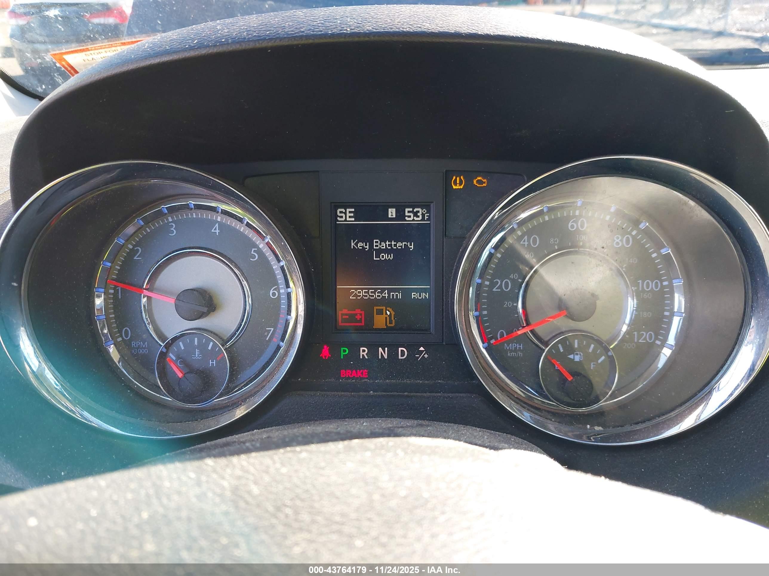 CHRYSLER TOWN image 7