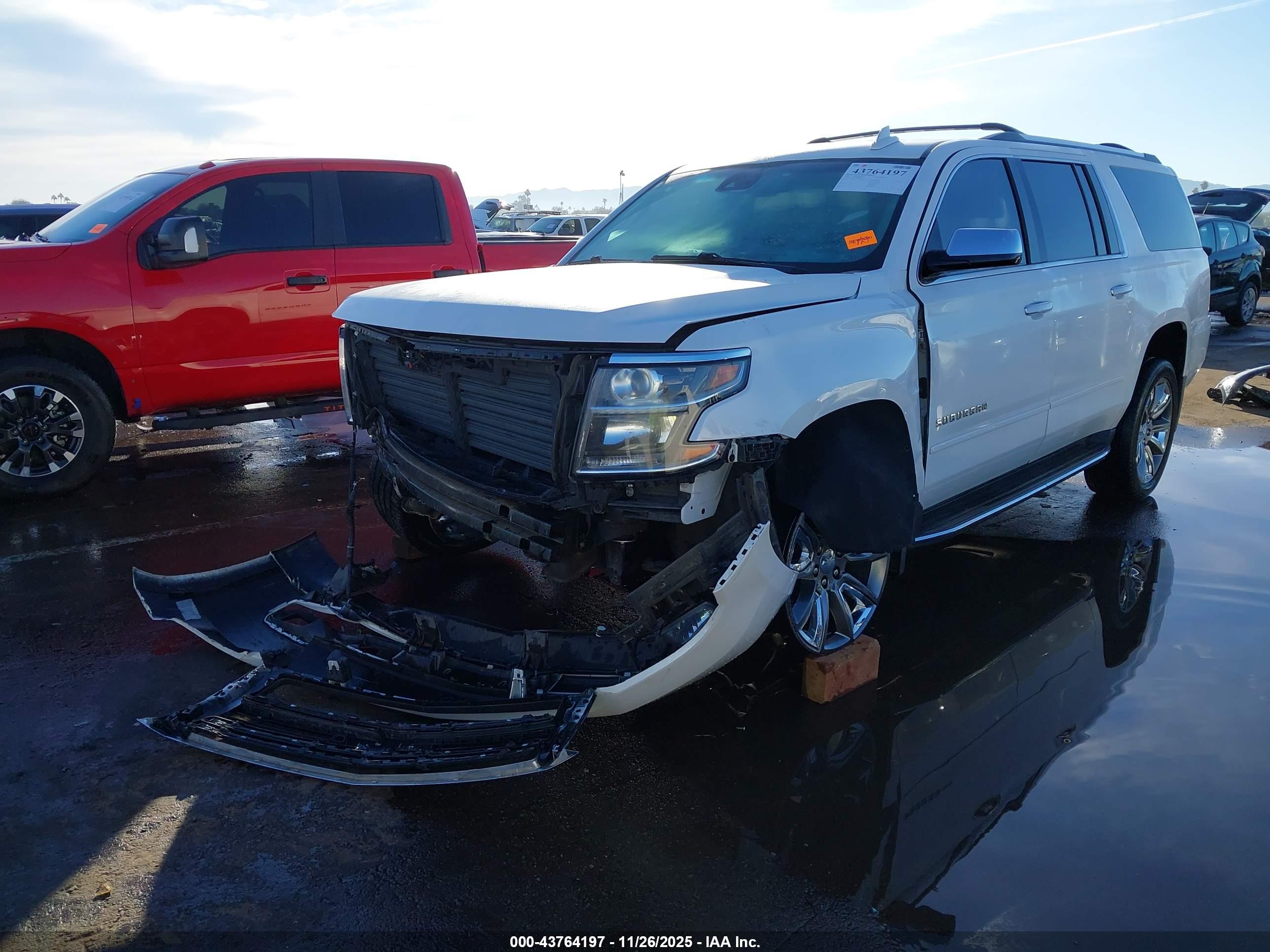 CHEVROLET SUBURBAN image 2
