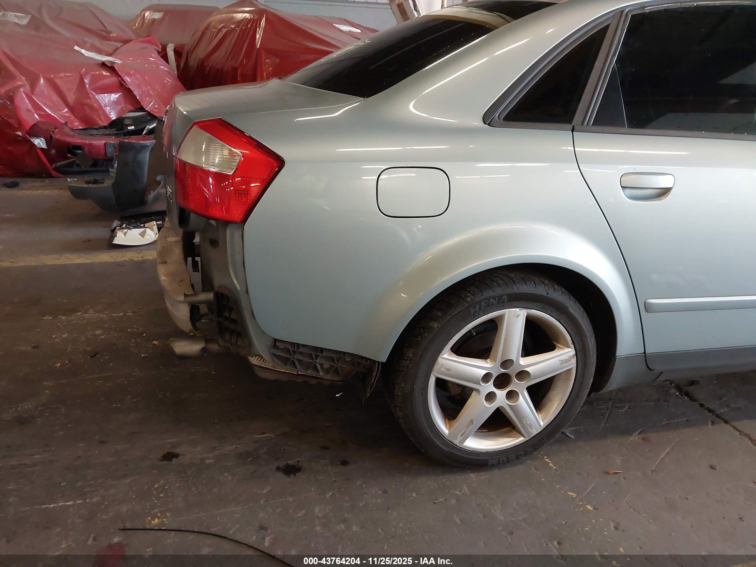 AUDI A4 image 6
