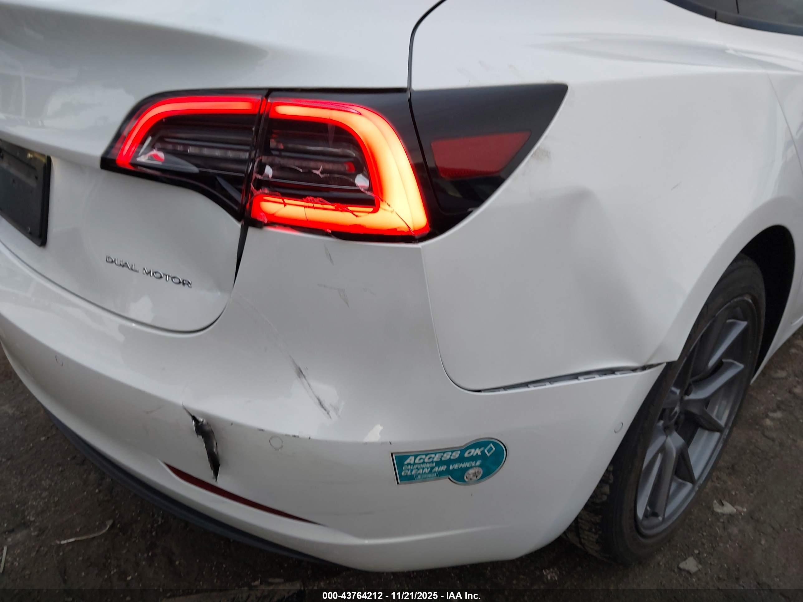 TESLA MODEL image 6