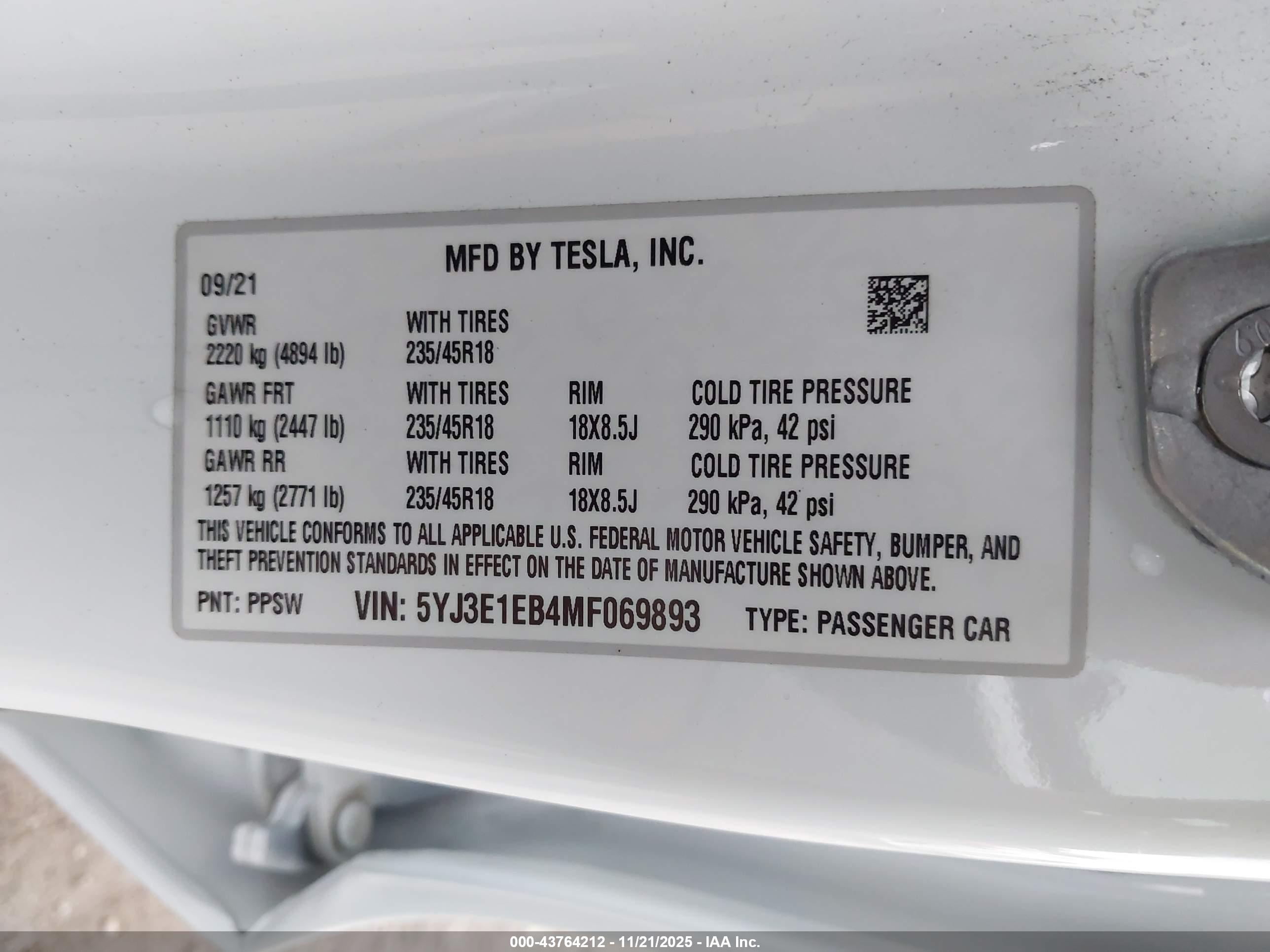 TESLA MODEL image 9