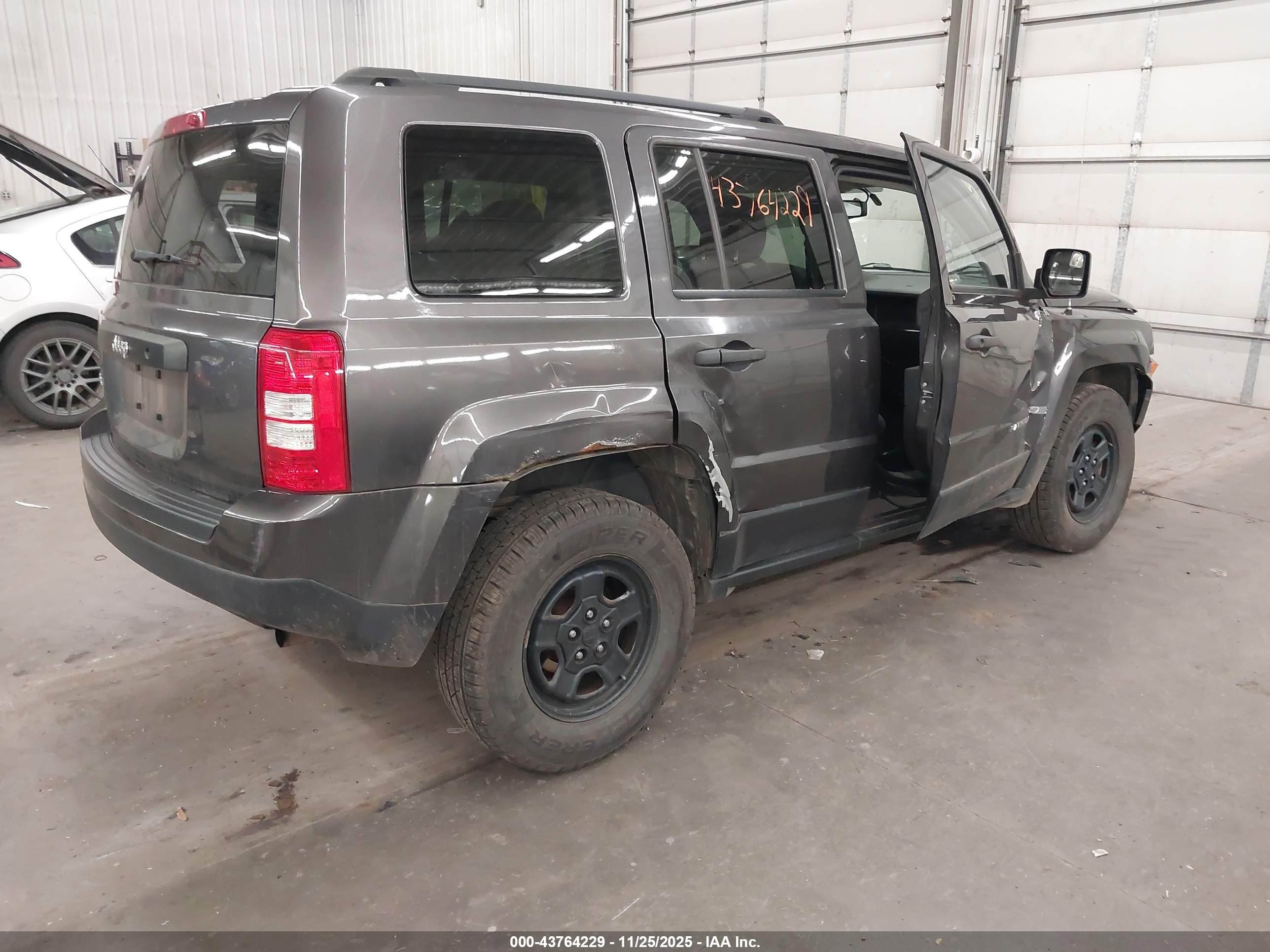 JEEP PATRIOT image 4