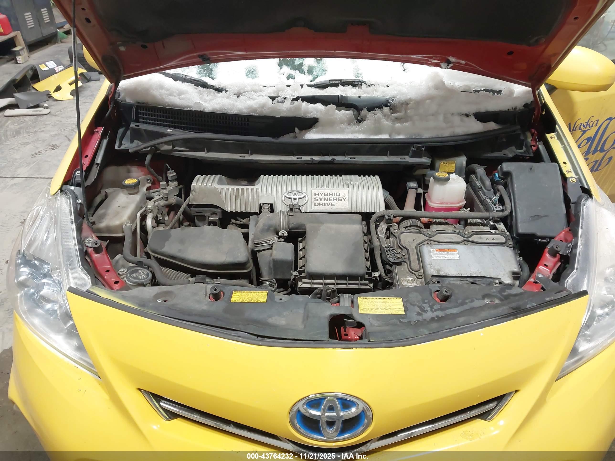 TOYOTA PRIUS image 10