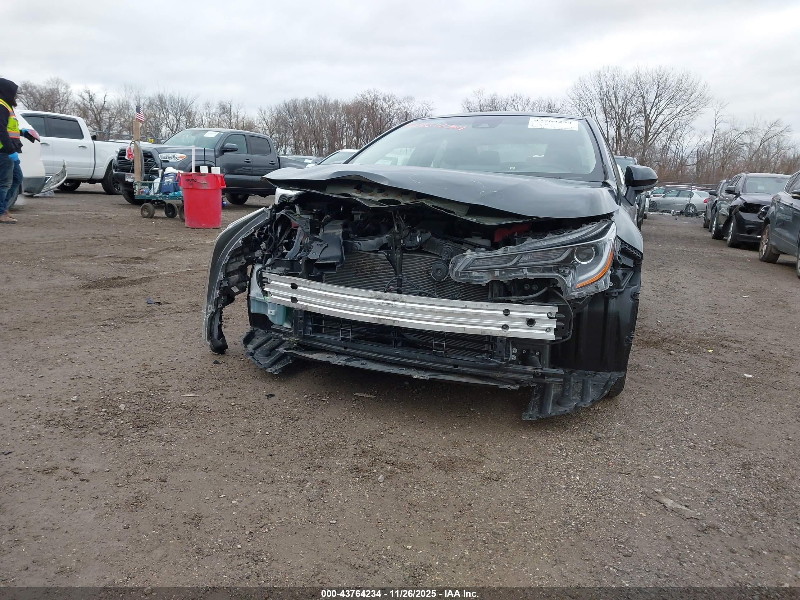 TOYOTA COROLLA image 6