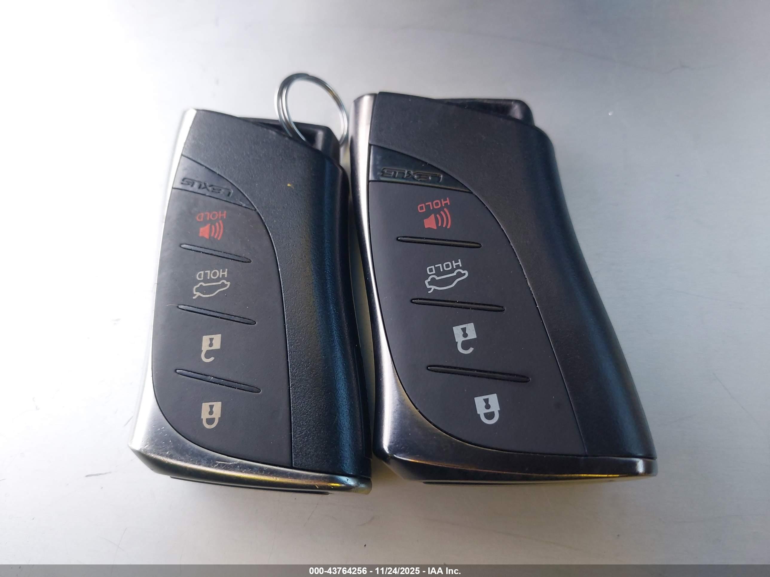 LEXUS ES image 11