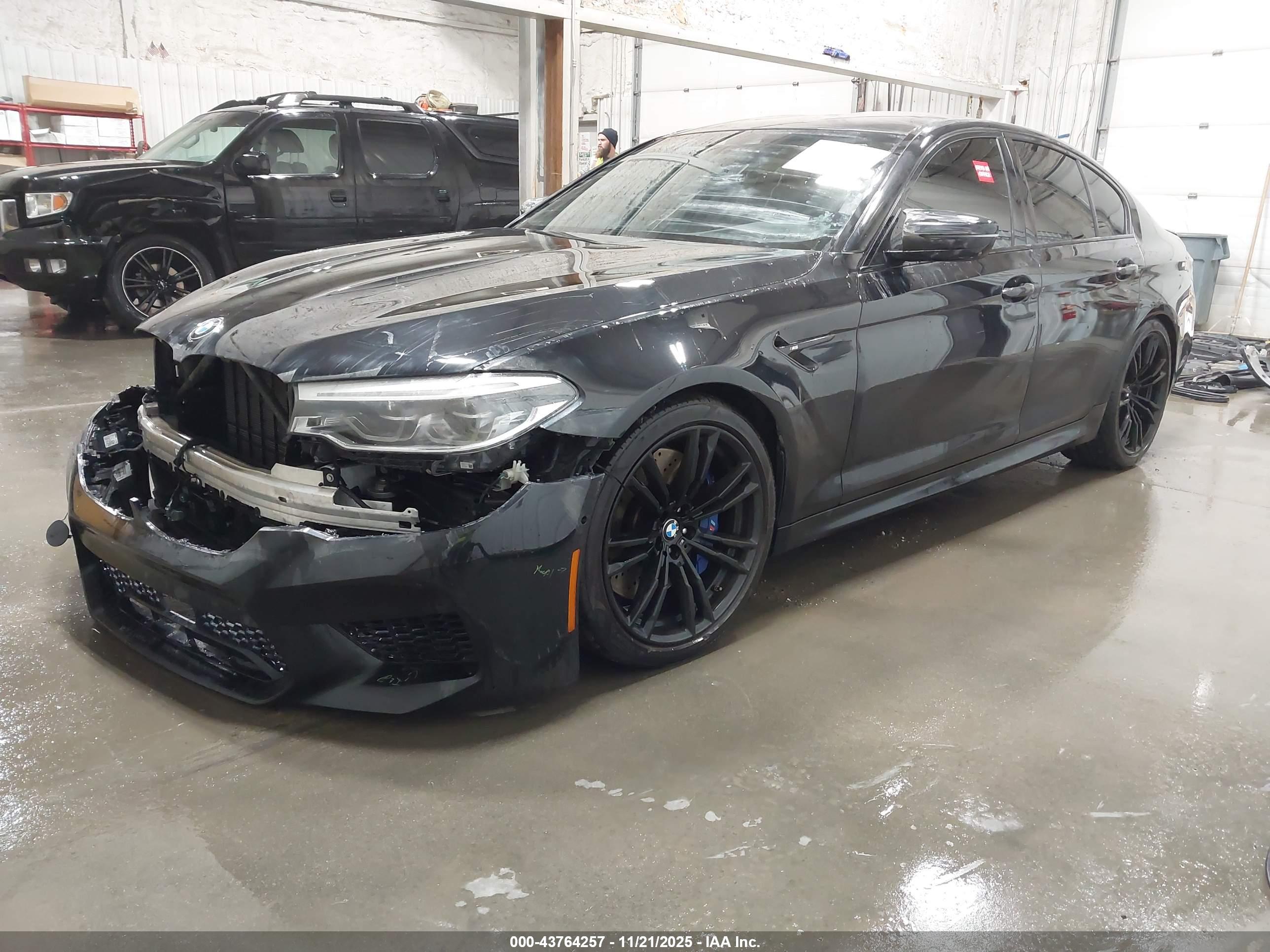 BMW M5 image 2