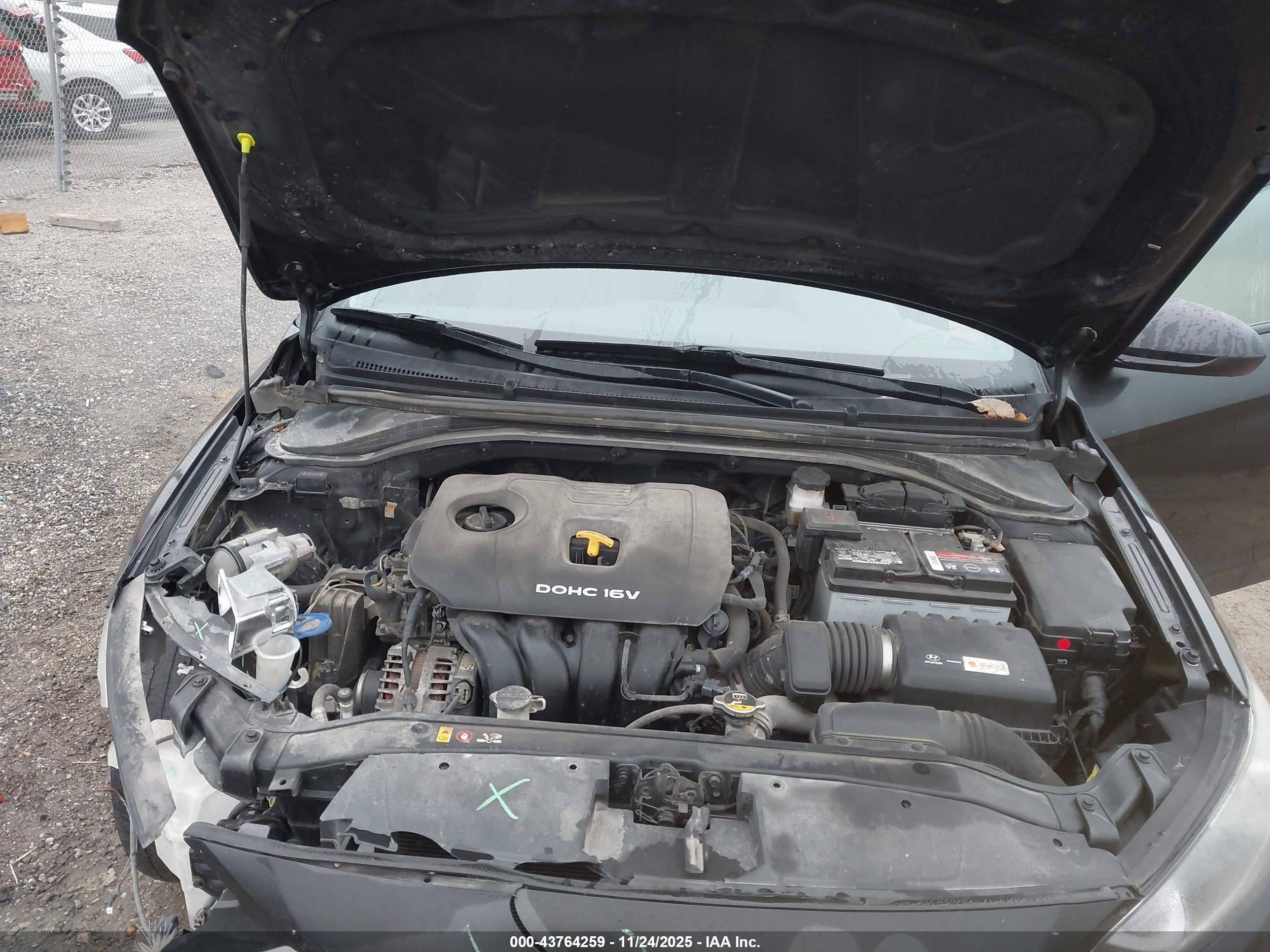 HYUNDAI ELANTRA image 10