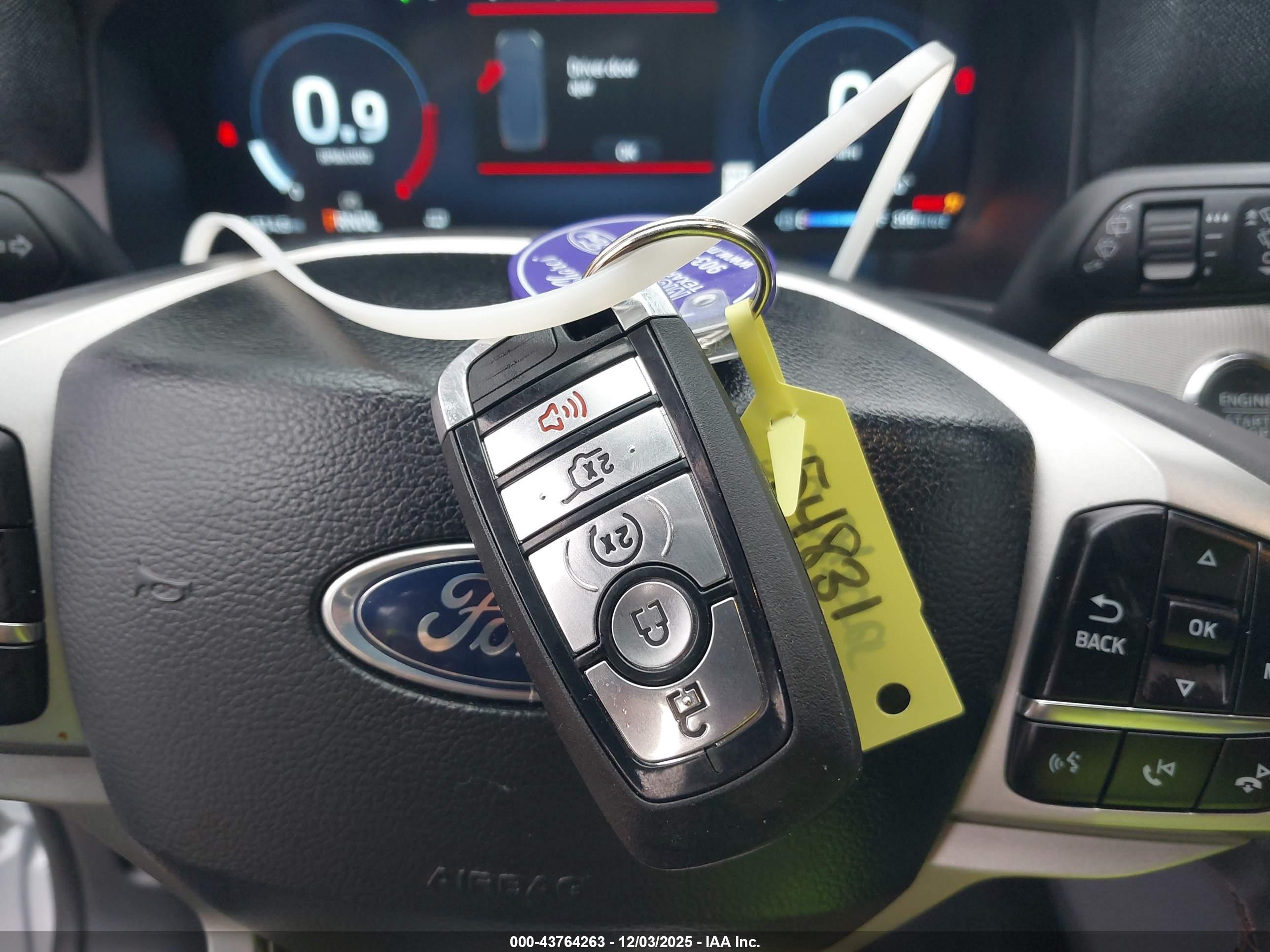 FORD EXPLORER image 11