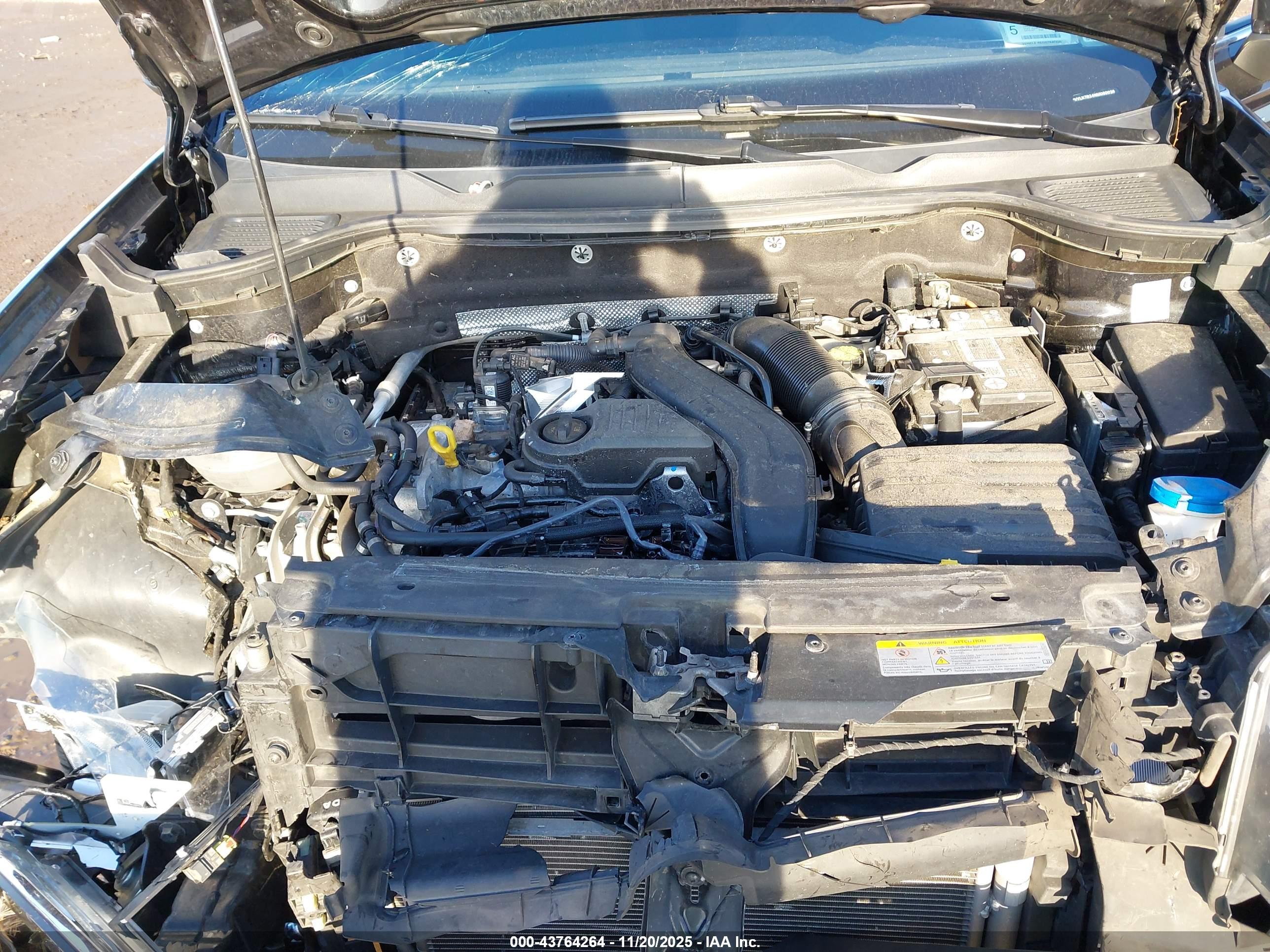 VOLKSWAGEN TAOS image 10