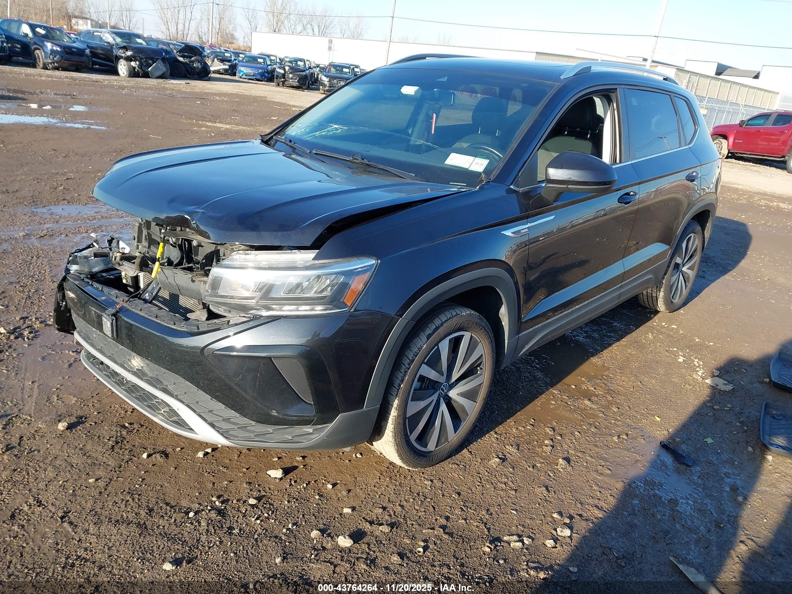 VOLKSWAGEN TAOS image 2