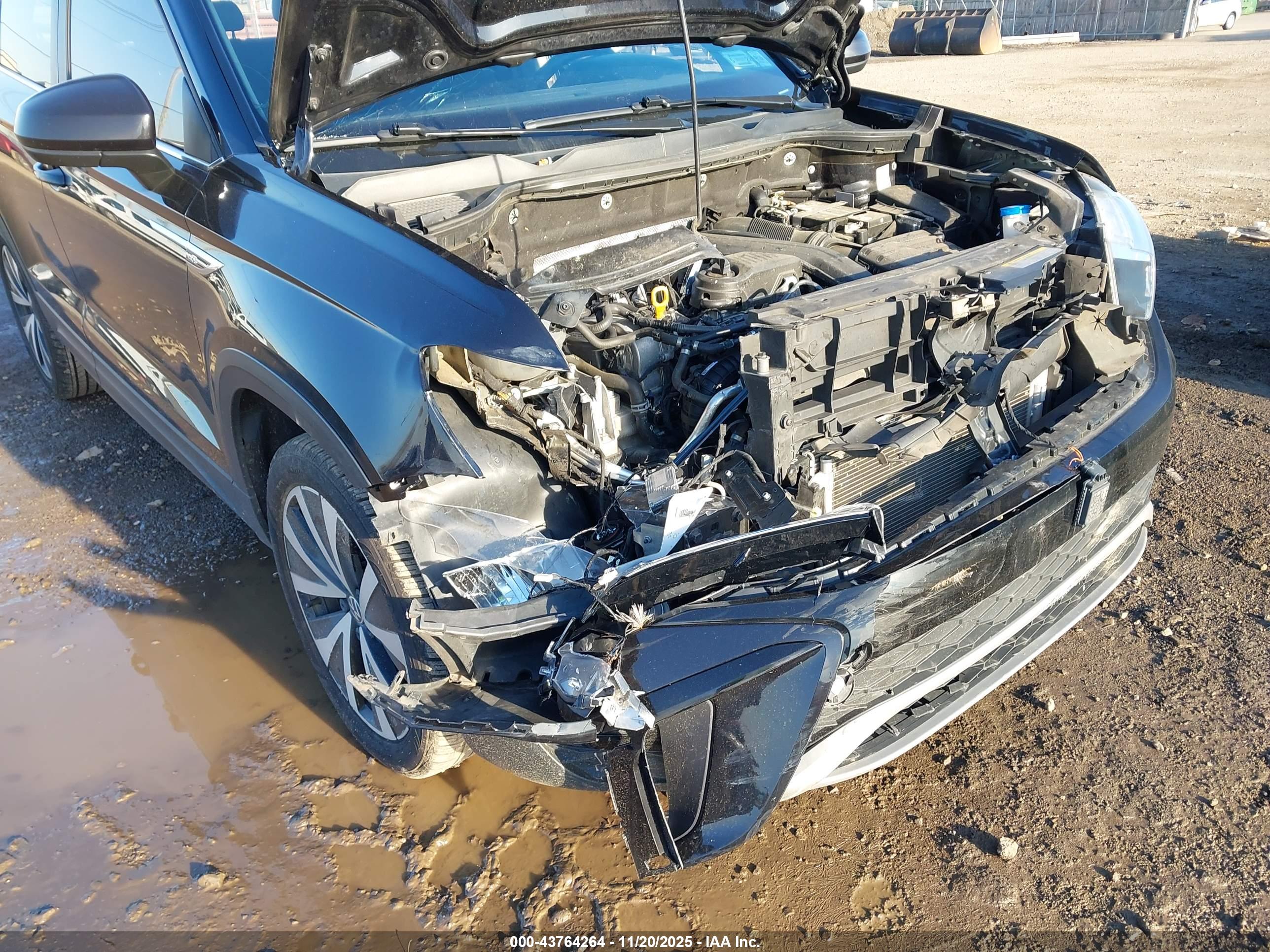 VOLKSWAGEN TAOS image 6