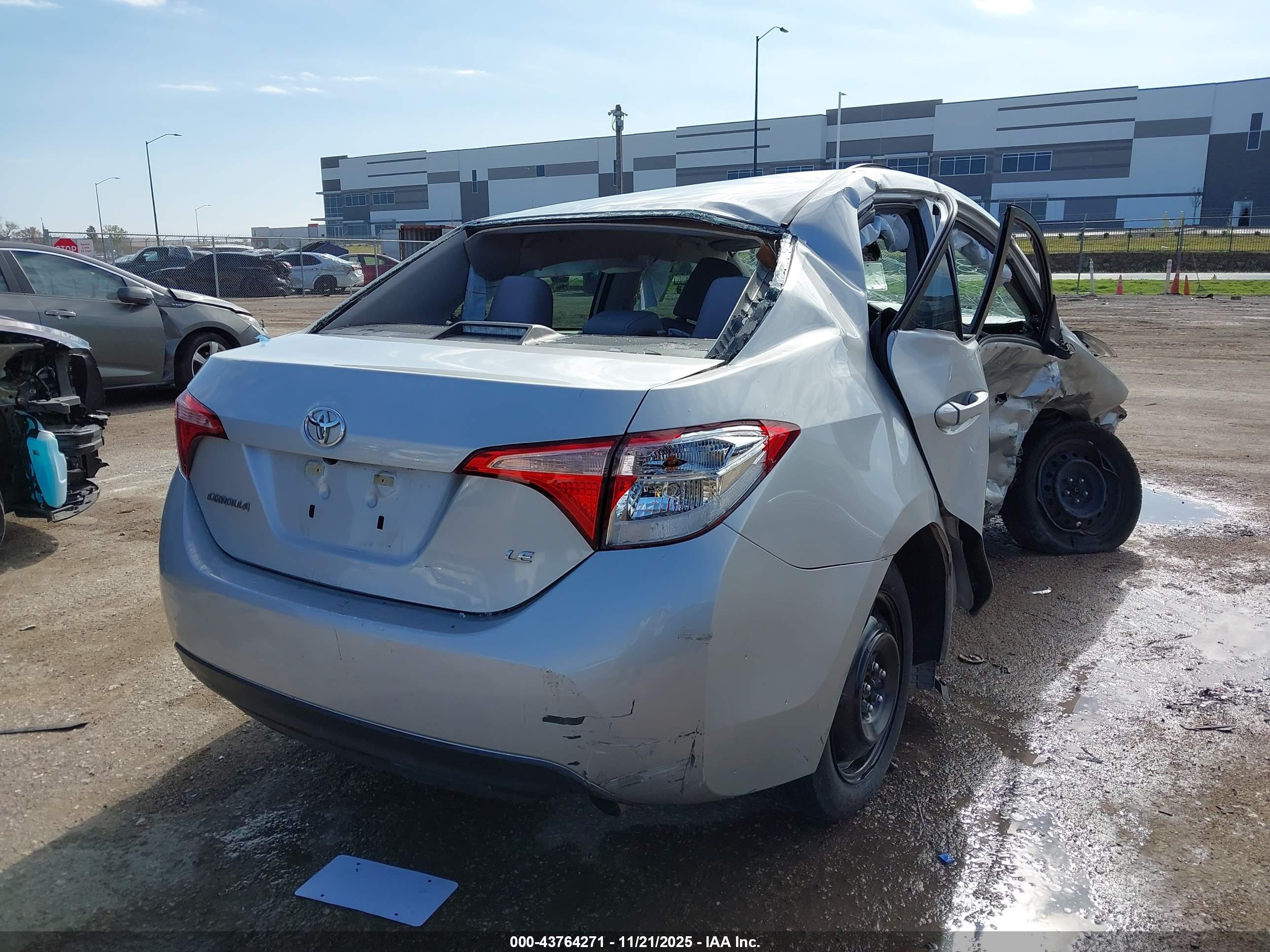 TOYOTA COROLLA image 4