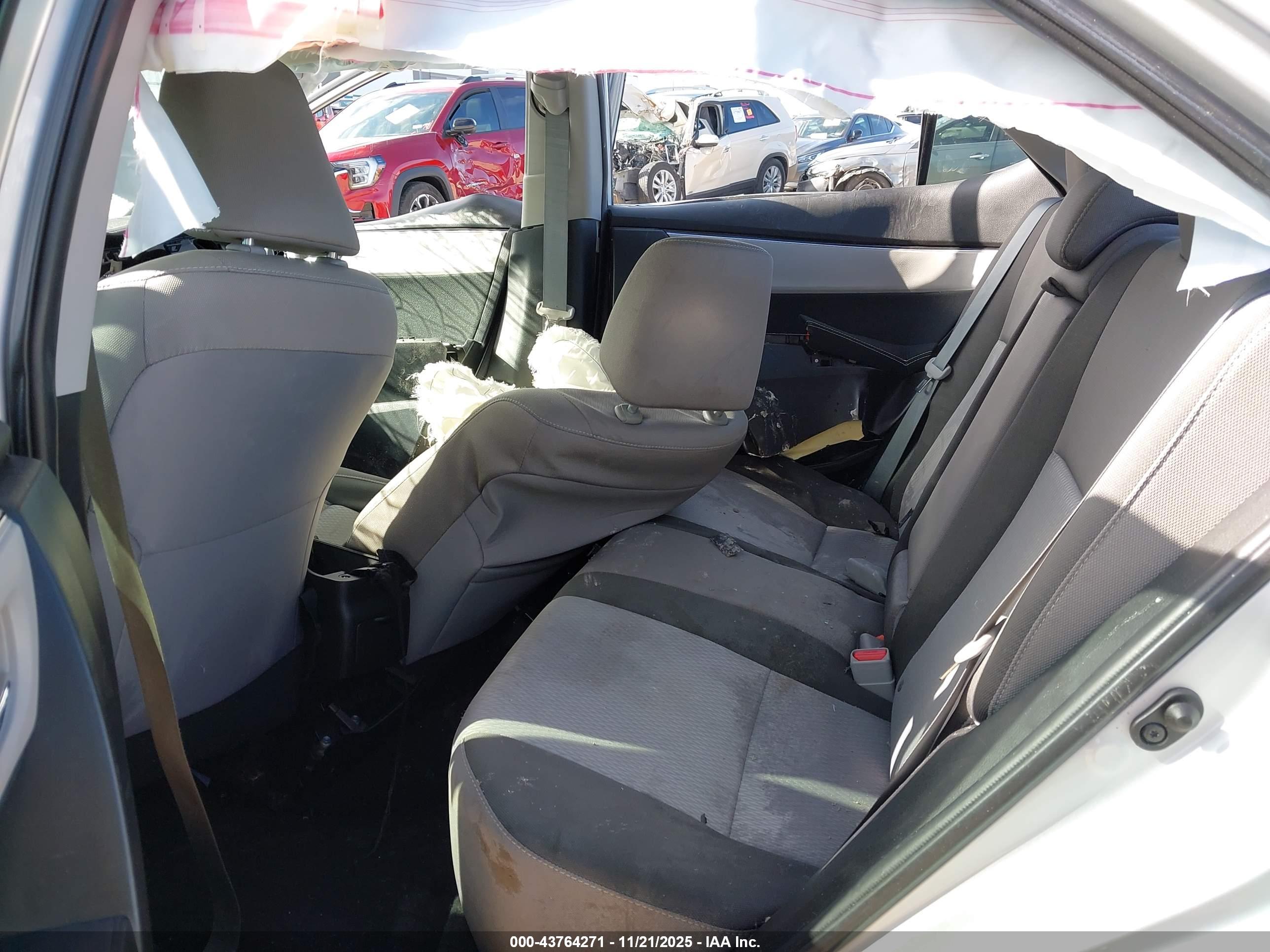 TOYOTA COROLLA image 8