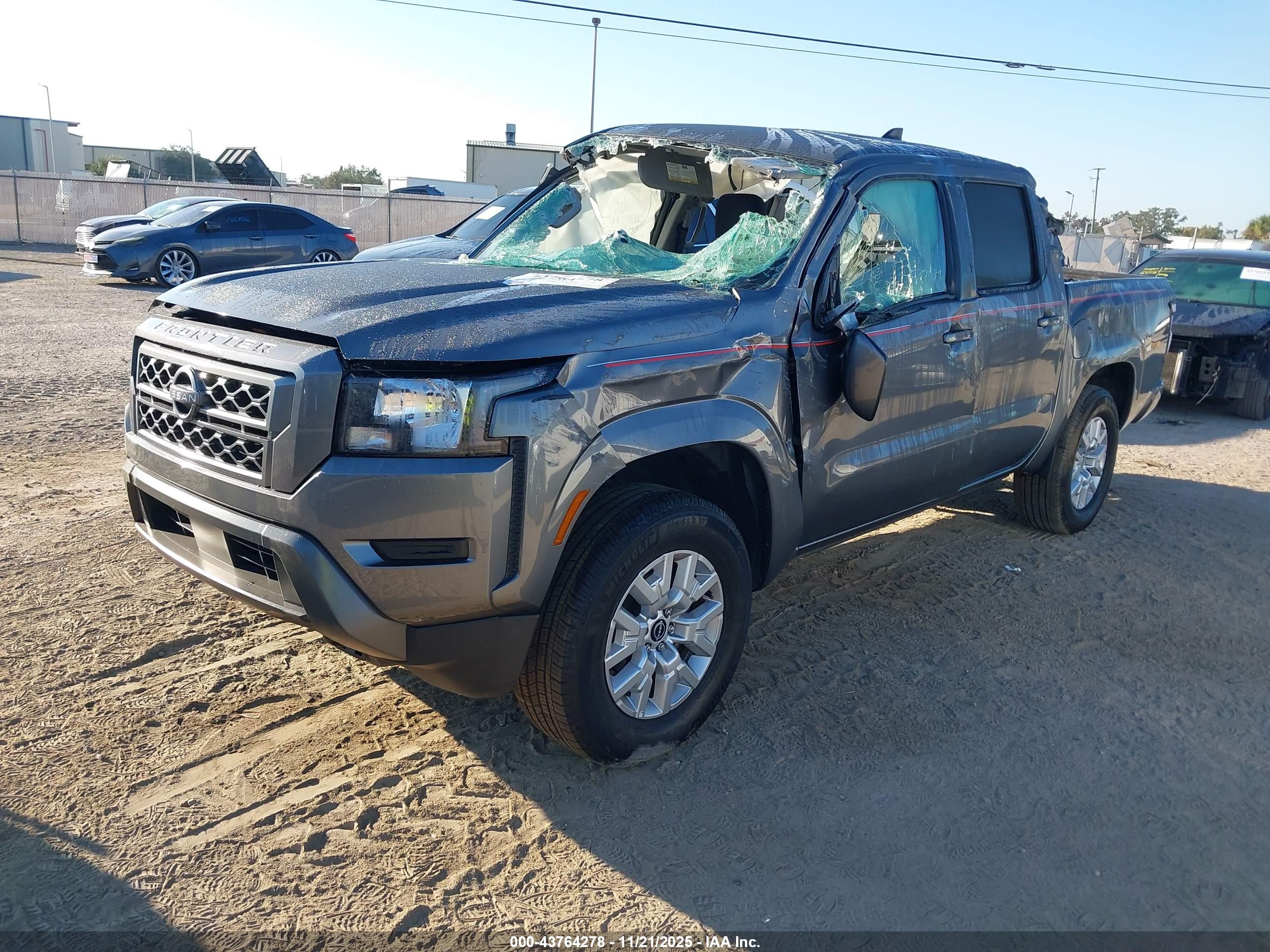 NISSAN FRONTIER image 2